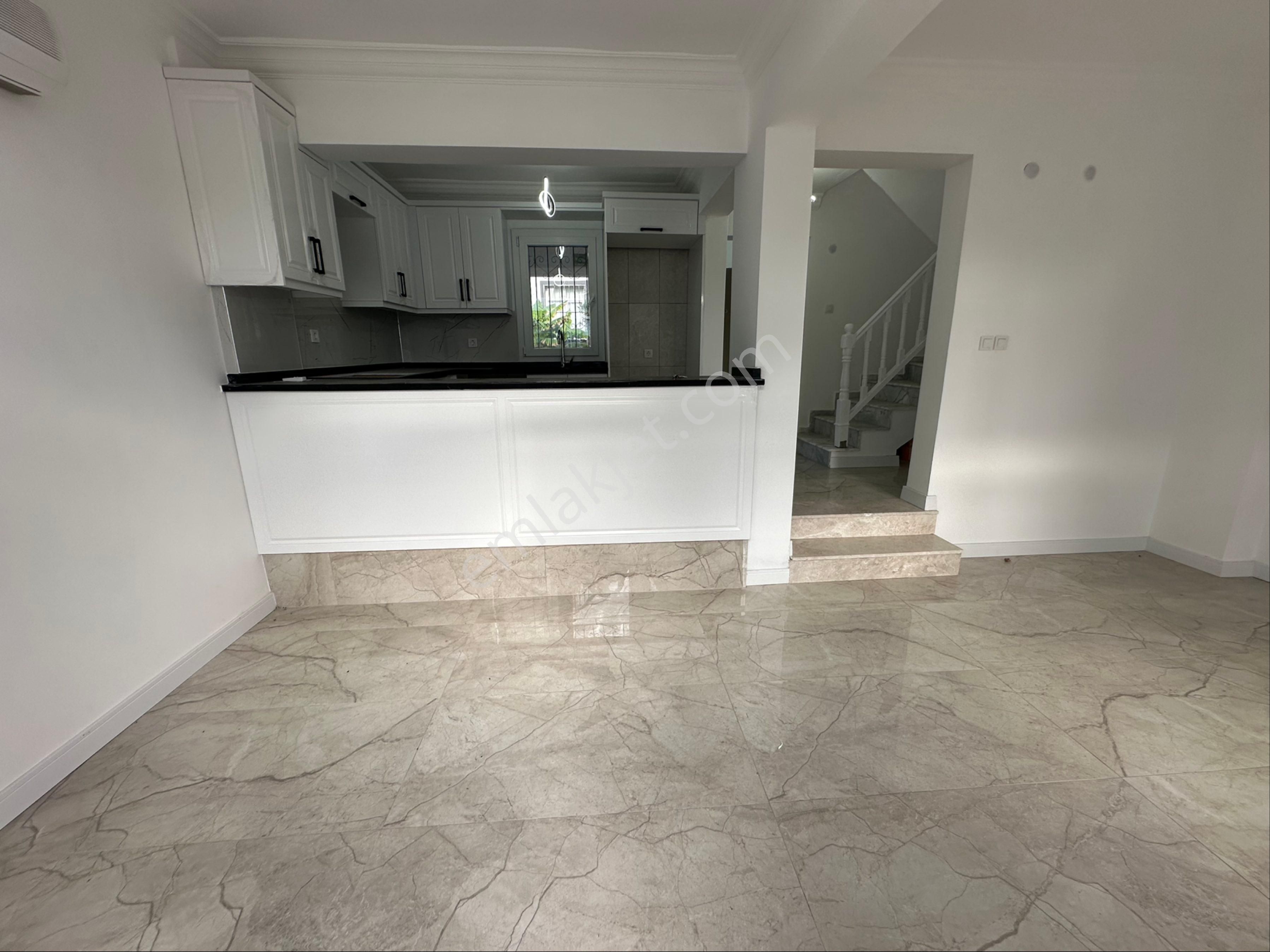 Kuşadası Kadınlar Denizinde Masrafsız 3+1 Harika Villa - Görsel 16