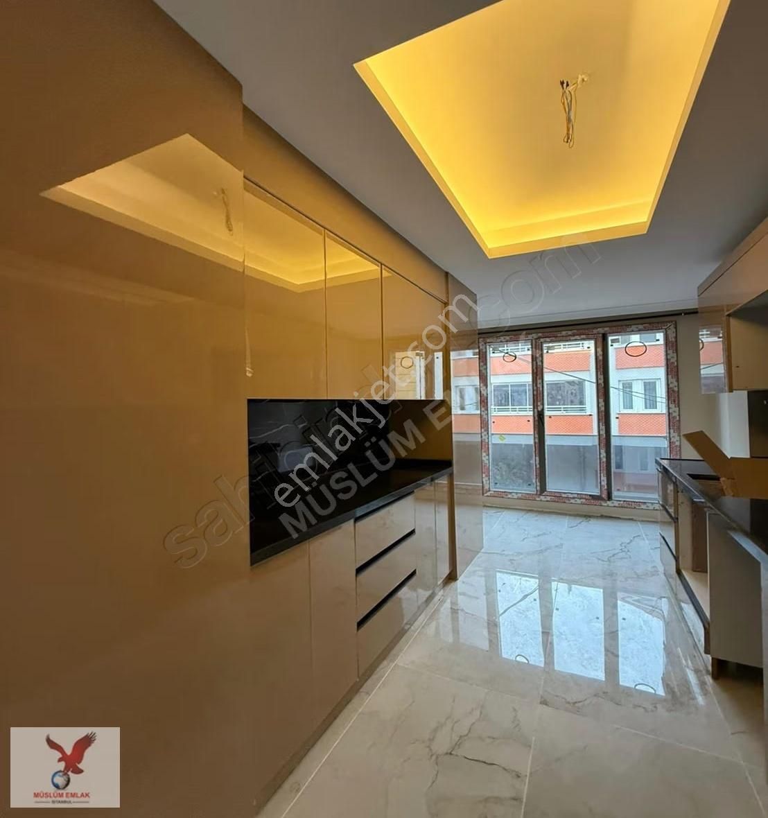 Avcılar Ambarlıda Sıfır 3+1 Lüx Satılık Ara Kat Daire