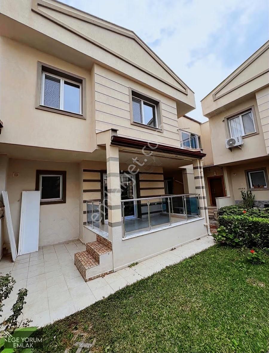 Özdere'de Denize Sıfır Site İçinde Modern Mimarili 3 +1 Villa