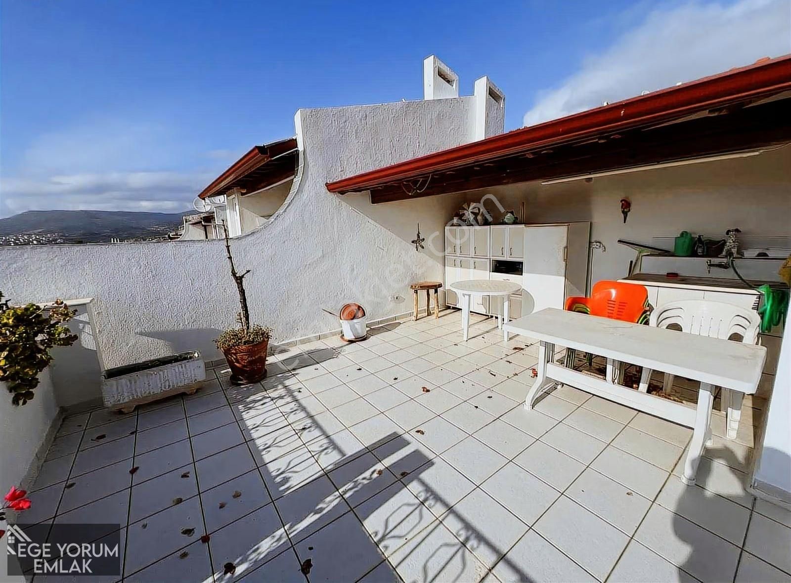 Gümüldür'de Deniz Ve Doğa Manzaralı Eşyalı 3 + 1 Villa - Görsel 3