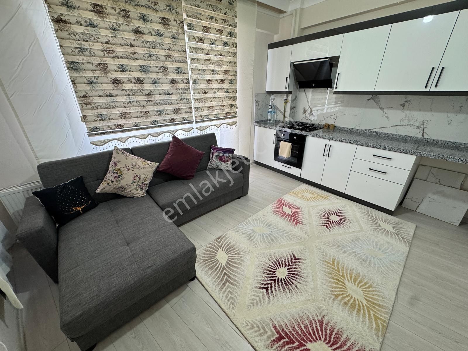 Edremit'de Askeriye Tarafında 1+1 Eşyalı Doğalgazlı Kiralık Daire - Görsel 2