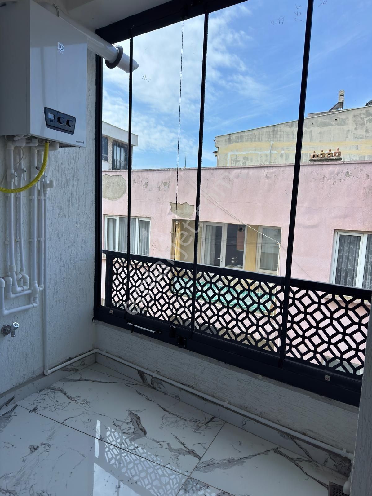 Edremit'de Askeriye Tarafında 1+1 Eşyalı Doğalgazlı Kiralık Daire - Görsel 11