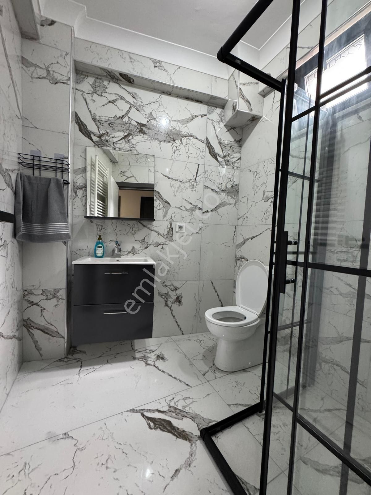 Edremit'de Askeriye Tarafında 1+1 Eşyalı Doğalgazlı Kiralık Daire - Görsel 15