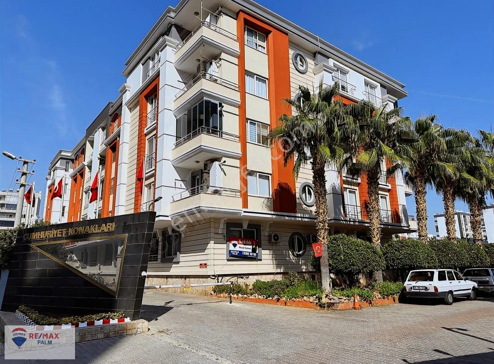 Remax Palm'den Cumhuriyet Konakları'nda Bahçeli Satılık Daire