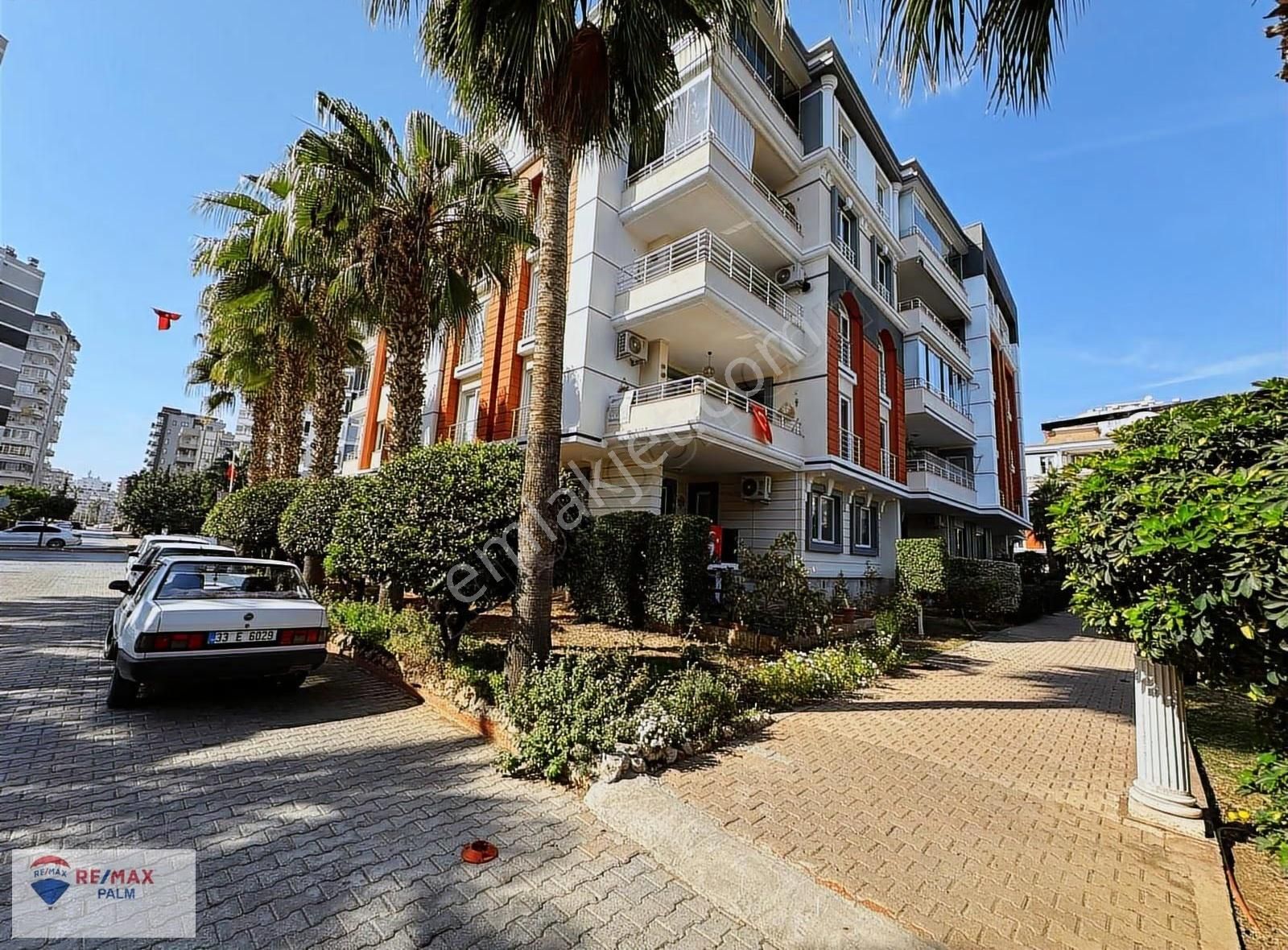 Remax Palm'den Cumhuriyet Konakları'nda Bahçeli Satılık Daire - Görsel 16