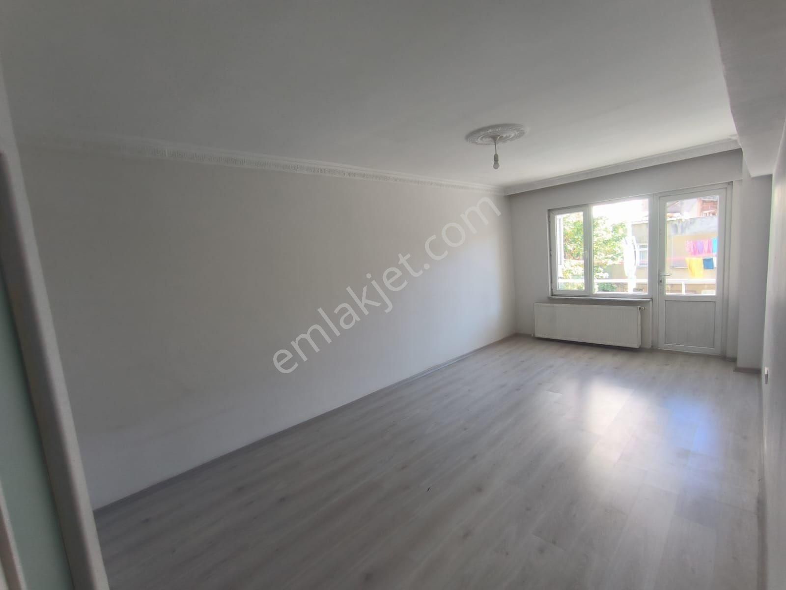 İsmetpaşa Mah’de 3+1 130m2 Satılık Balkonlu Ara Kat Daire - Görsel 32