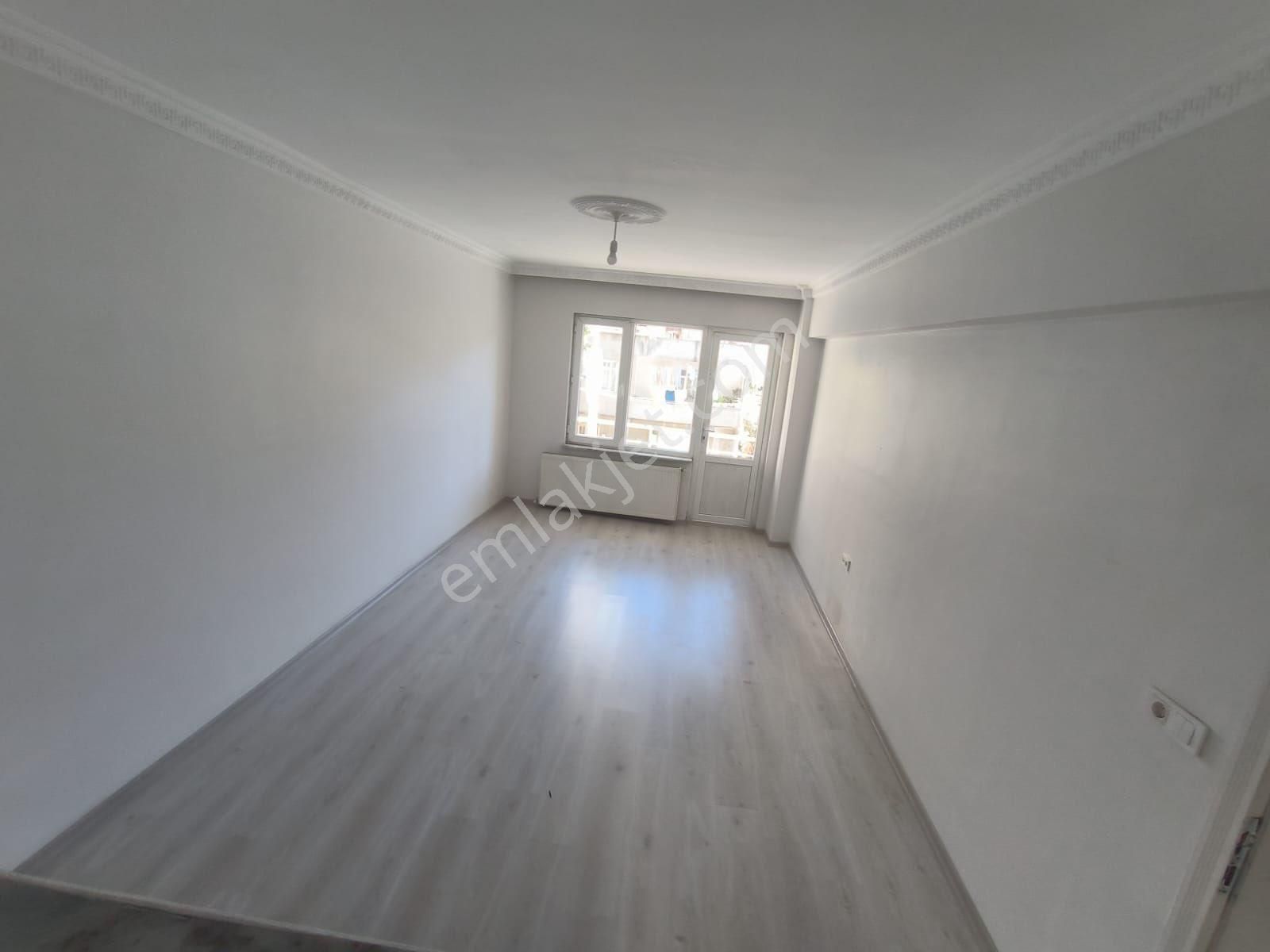 İsmetpaşa Mah’de 3+1 130m2 Satılık Balkonlu Ara Kat Daire - Görsel 35
