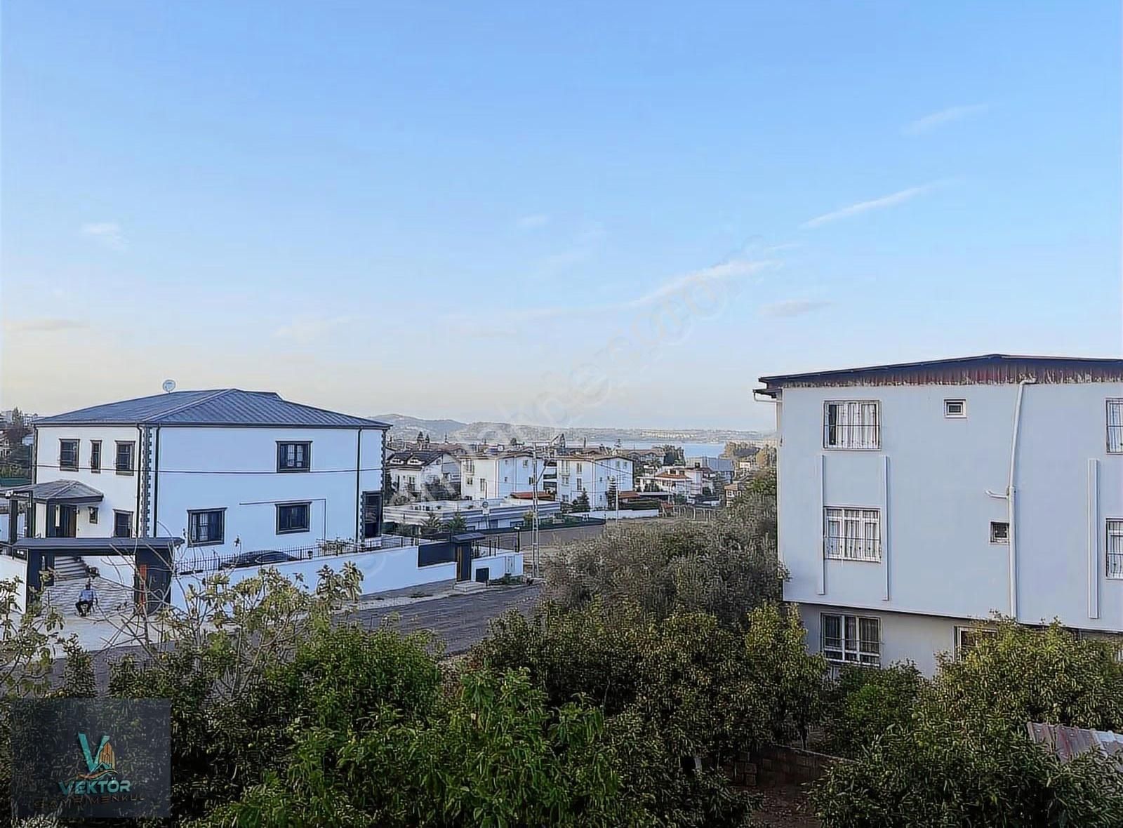 Karslılarda 600 M2 Arsa İçinde Satılık 4 Katlı Ev - Görsel 5