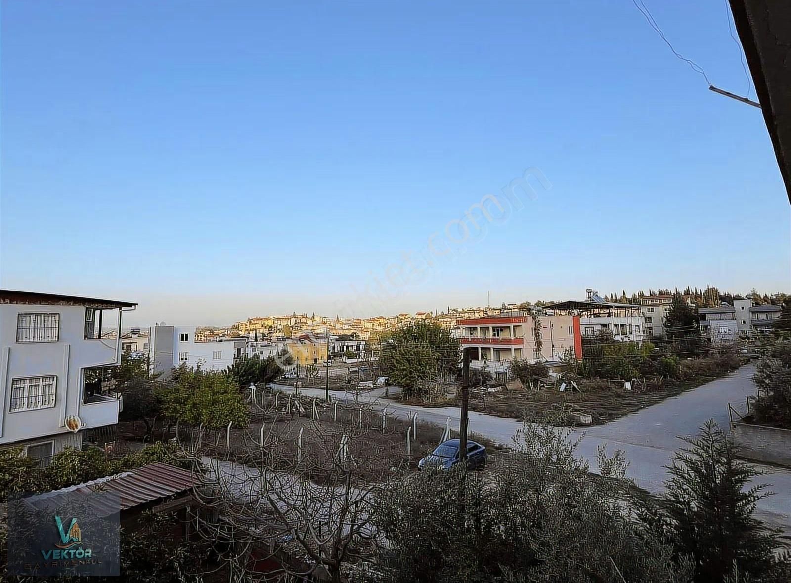 Karslılarda 600 M2 Arsa İçinde Satılık 4 Katlı Ev - Görsel 3