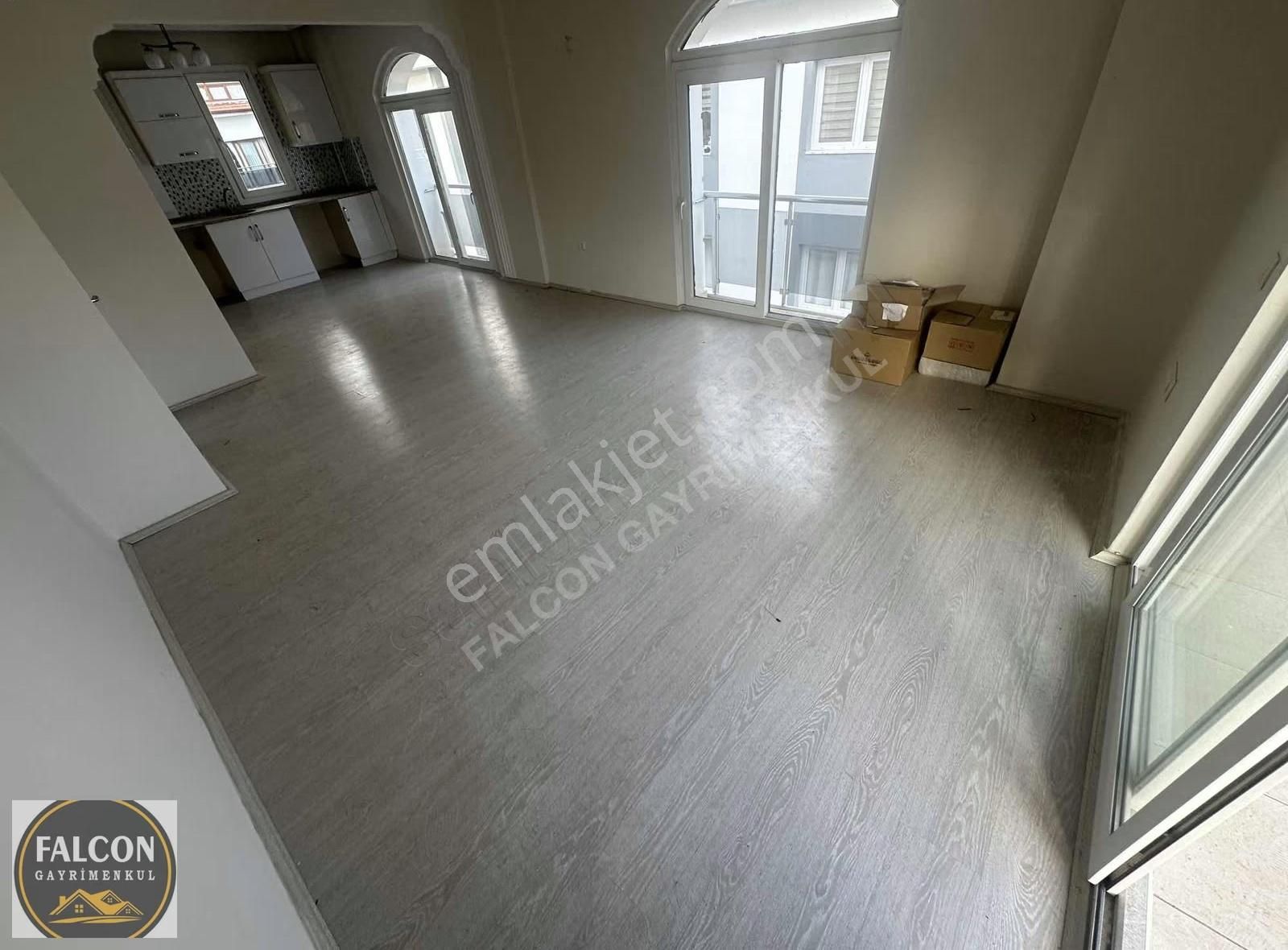 Avm Ye 100 Metre Geniş Ve Ferah 140 M2 3+1 Daire - Görsel 4