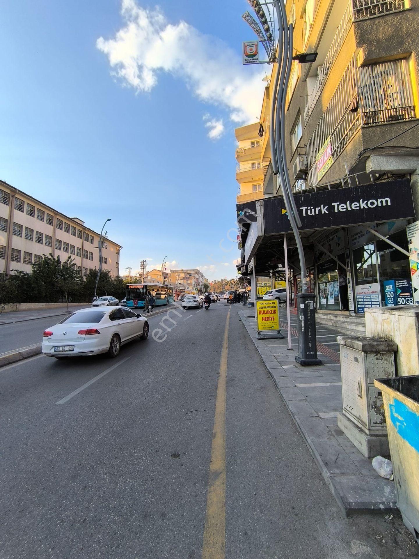 İpekyol Mahallesi'nde Açıksu Caddesi'ne Sıfır Merkezi Konumda Ferah Ve Temiz Satılık 2+1 Daire - Görsel 6