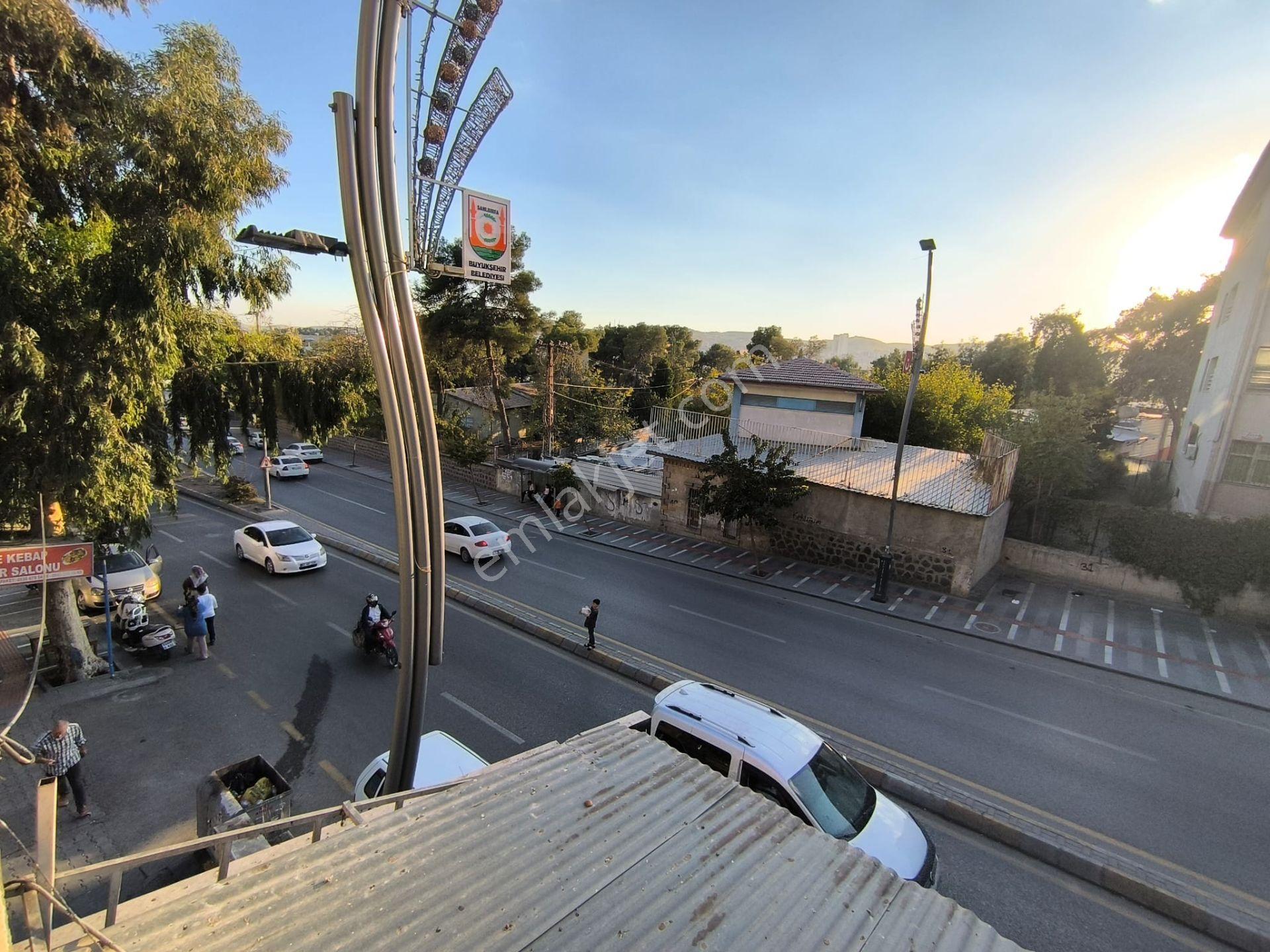 İpekyol Mahallesi'nde Açıksu Caddesi'ne Sıfır Merkezi Konumda Ferah Ve Temiz Satılık 2+1 Daire - Görsel 9