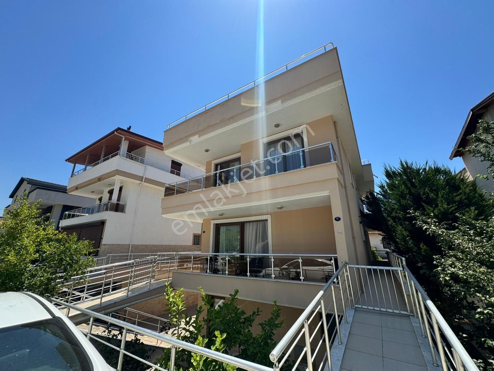Denize Yürüme Mesafesinde 3+1 Villa (gözütok Emlak)