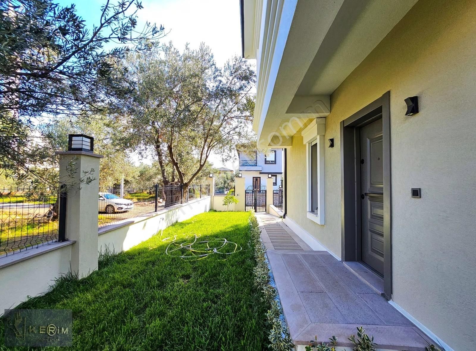 Kerim'den Küçükkuyu Satılık Müstakil , Otoparklı Lüx 3+1 Villa - Görsel 6