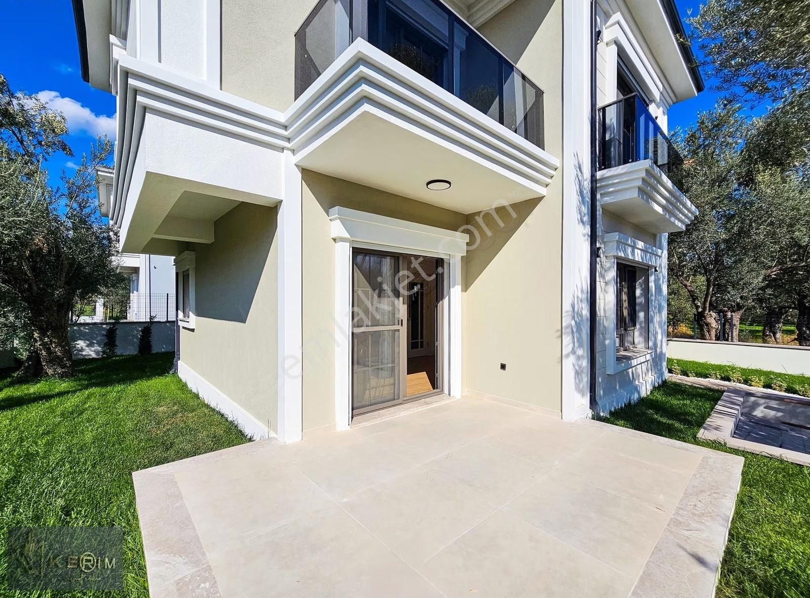 Kerim'den Küçükkuyu Satılık Müstakil , Otoparklı Lüx 3+1 Villa - Görsel 15