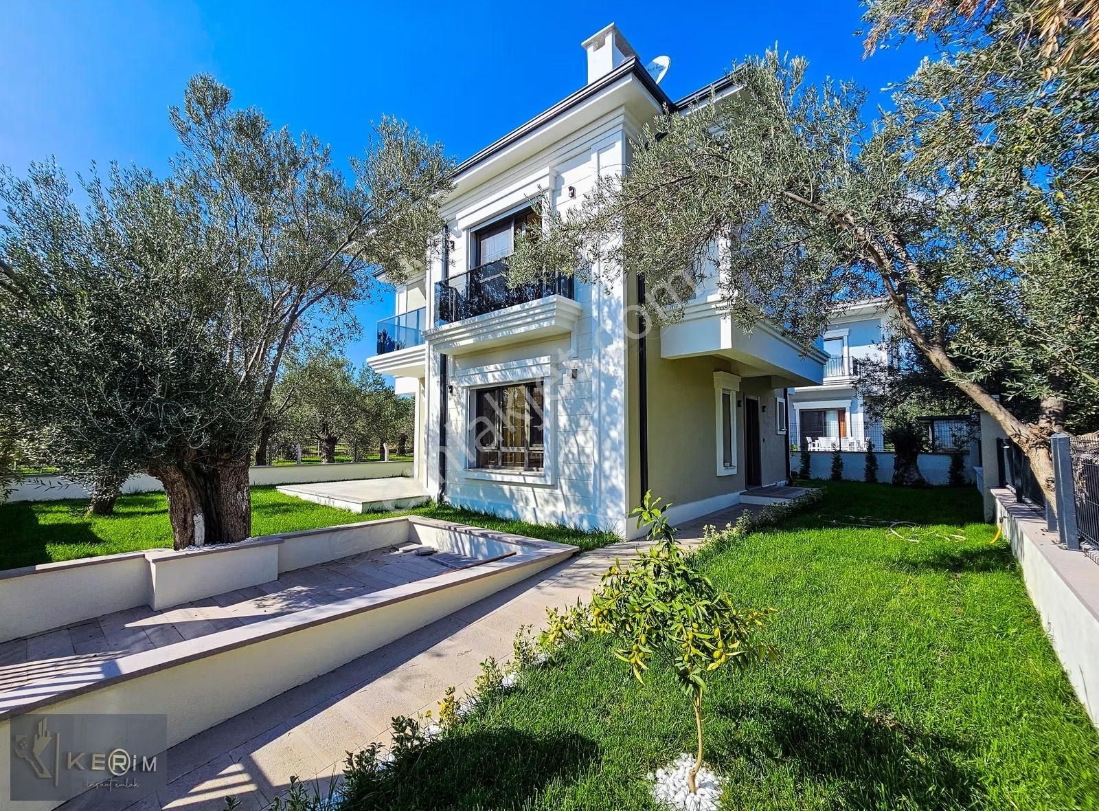 Kerim'den Küçükkuyu Satılık Müstakil , Otoparklı Lüx 3+1 Villa - Görsel 9