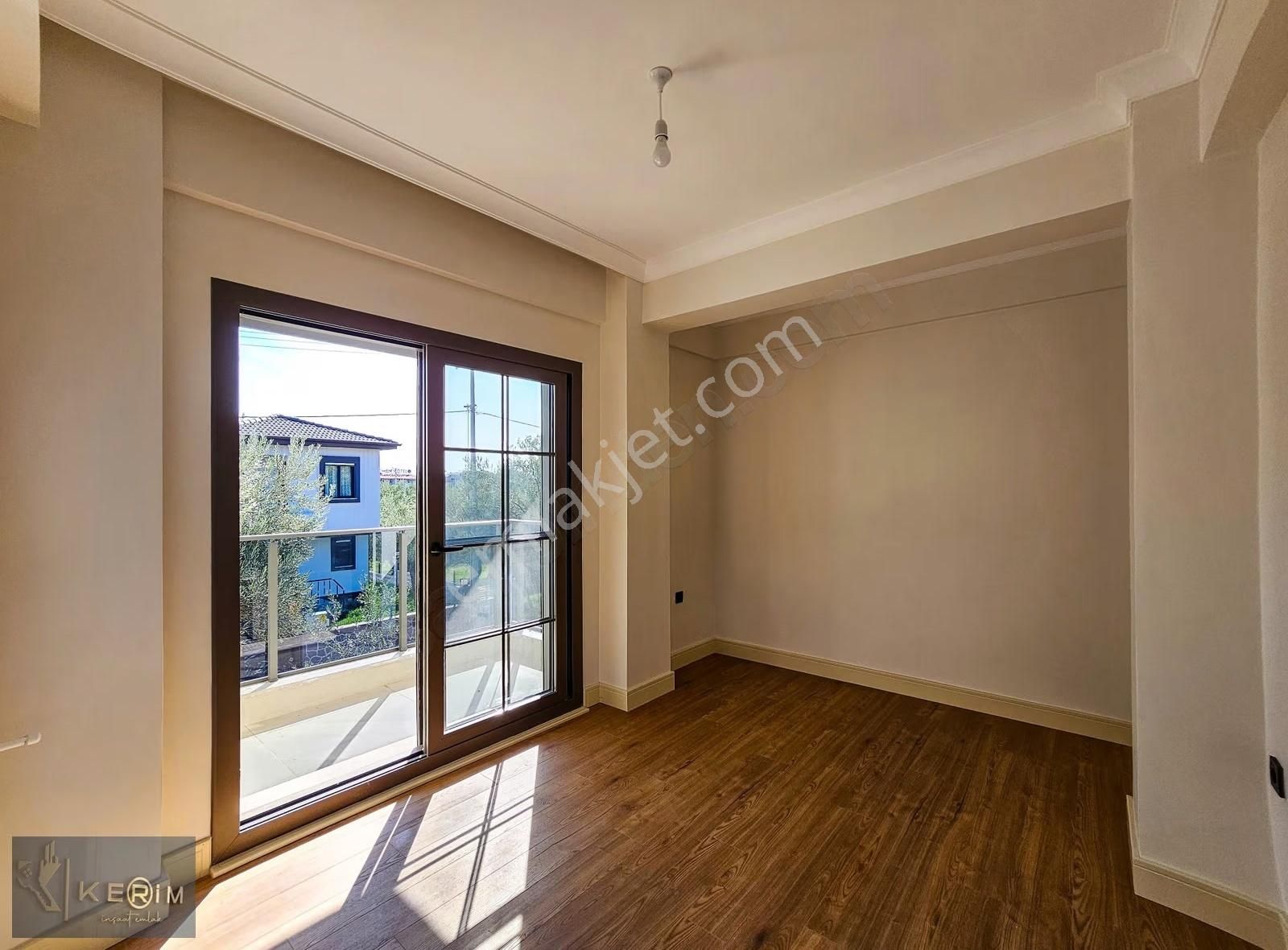 Kerim'den Küçükkuyu Satılık Müstakil , Otoparklı Lüx 3+1 Villa - Görsel 16