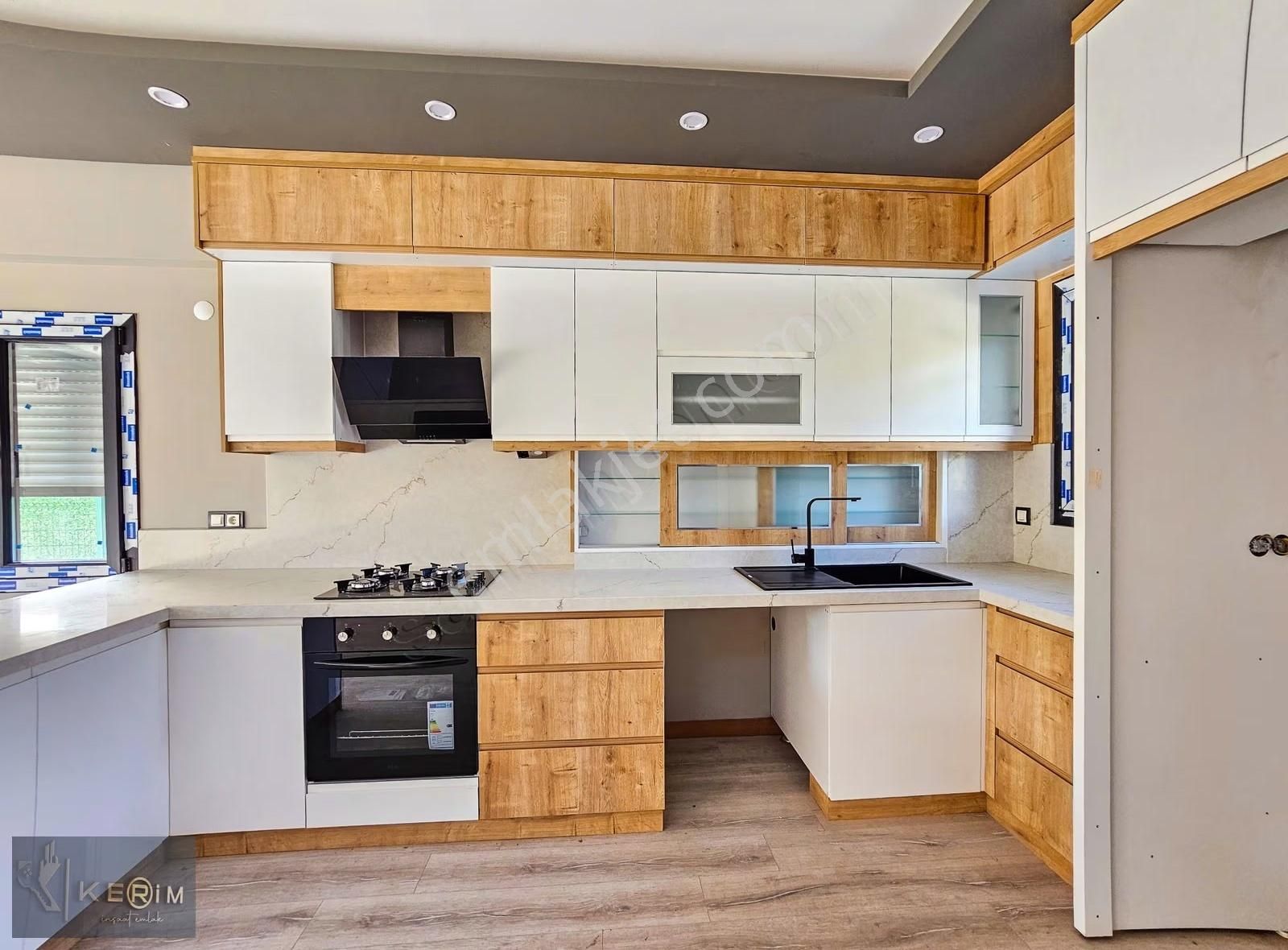 Kerim'den Küçükkuyu Satılık 3+1 Müstakil , Otoparklı Sıfır Villa - Görsel 14