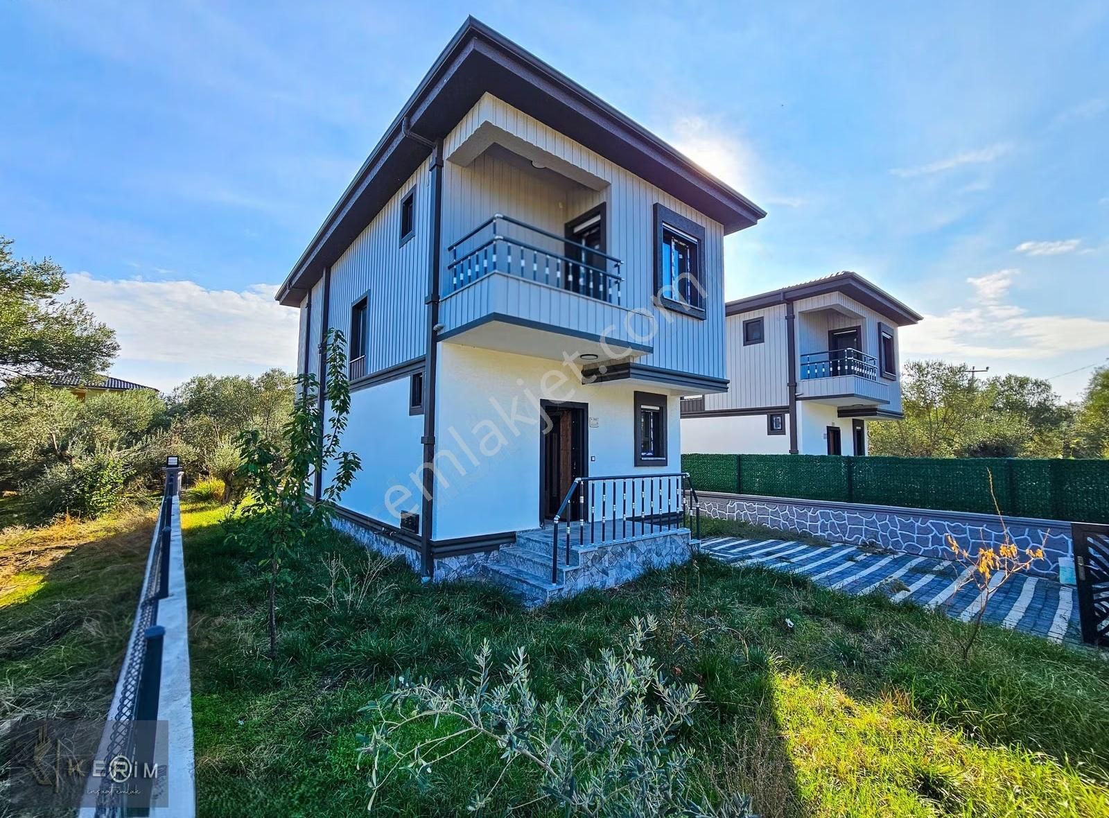 Kerim'den Küçükkuyu Satılık 3+1 Müstakil , Otoparklı Sıfır Villa