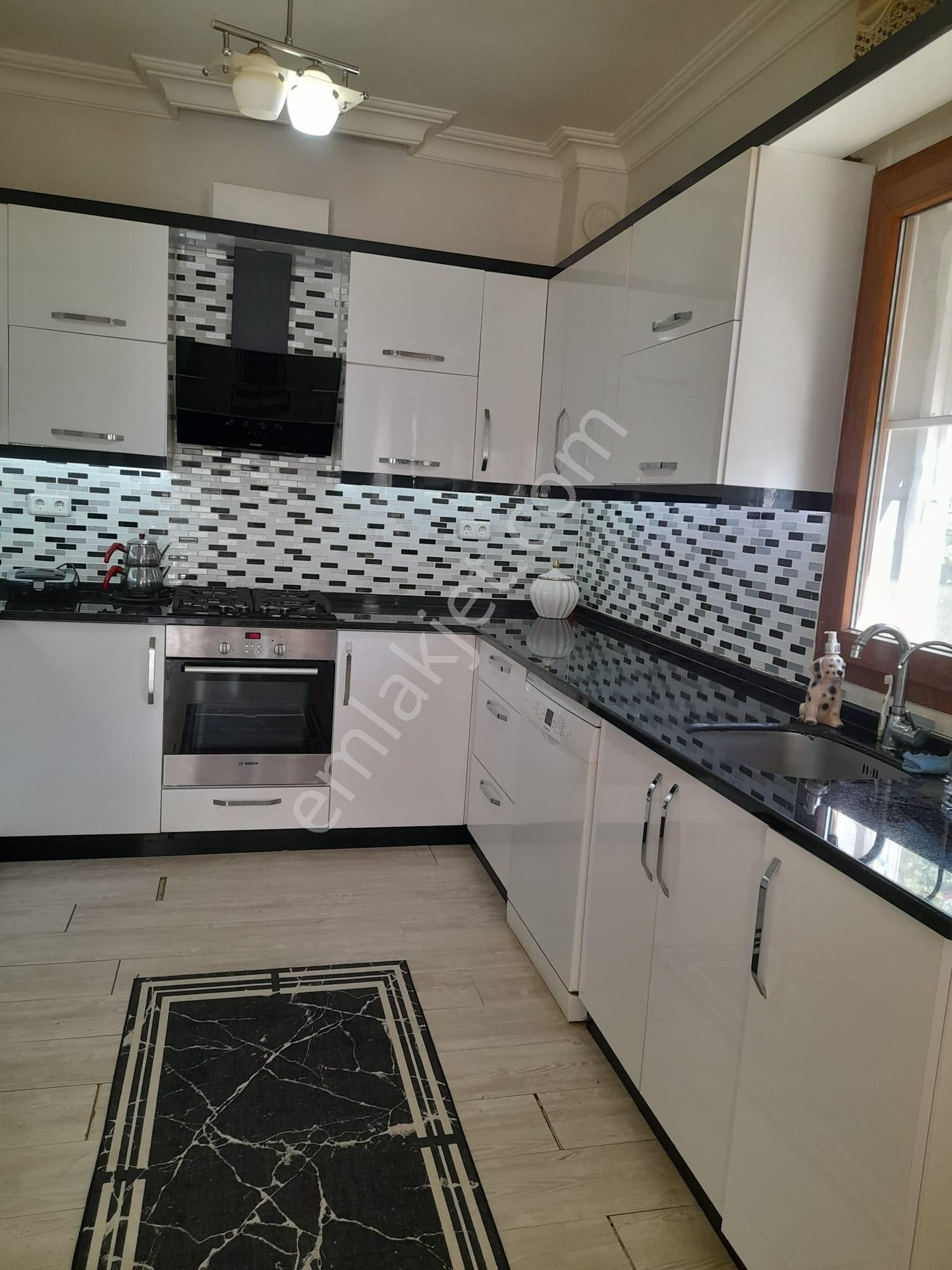 Stop’tan Foça Ana Cadde Üzeri Ticari Vasıflı Satılık Villa - Görsel 9