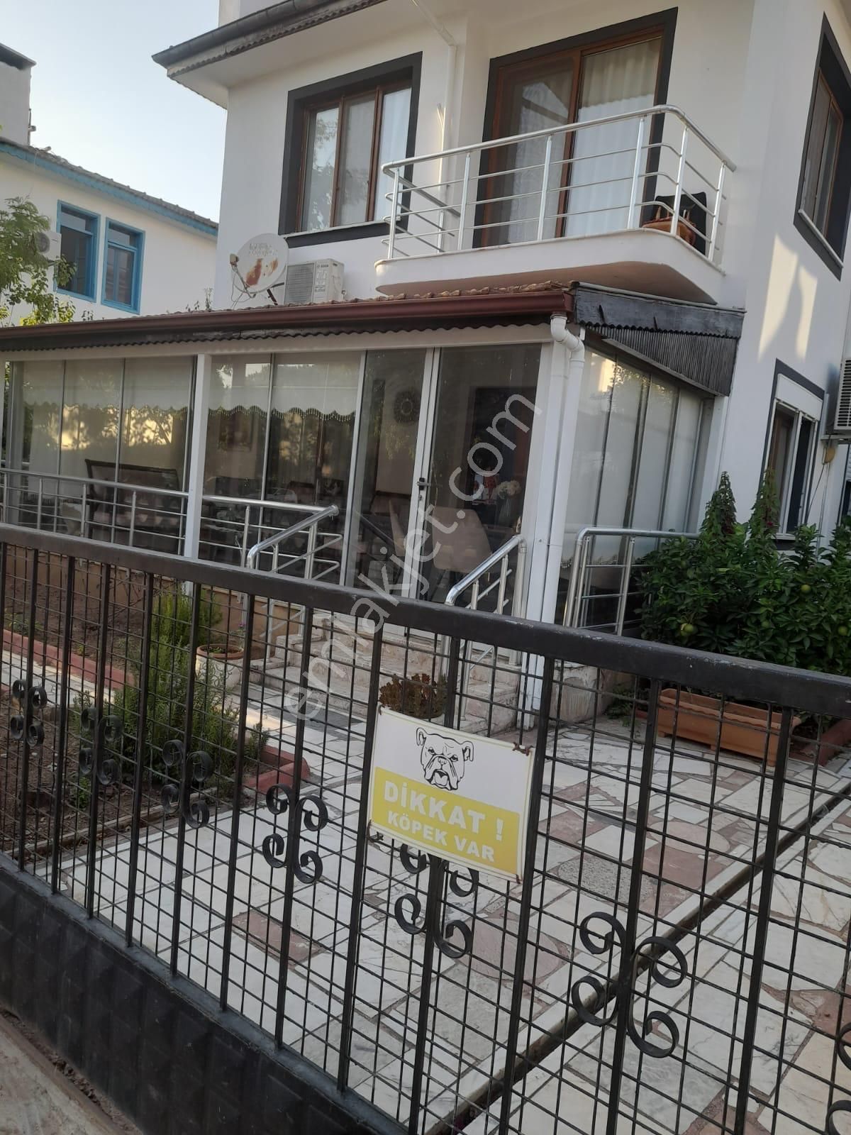 Stop’tan Foça Ana Cadde Üzeri Ticari Vasıflı Satılık Villa - Görsel 4