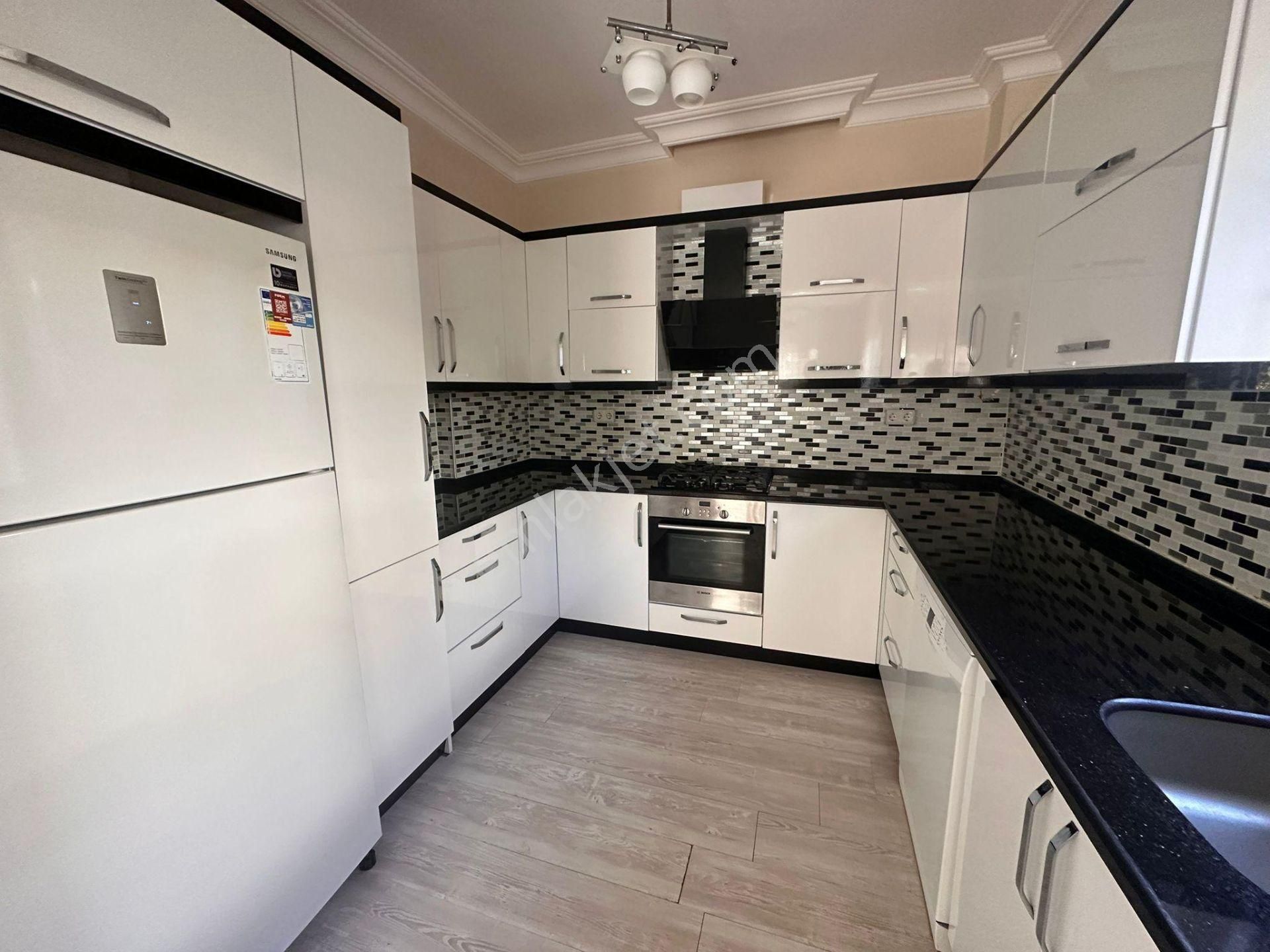 Stop’tan Foça Ana Cadde Üzeri Ticari Vasıflı Satılık Villa - Görsel 8