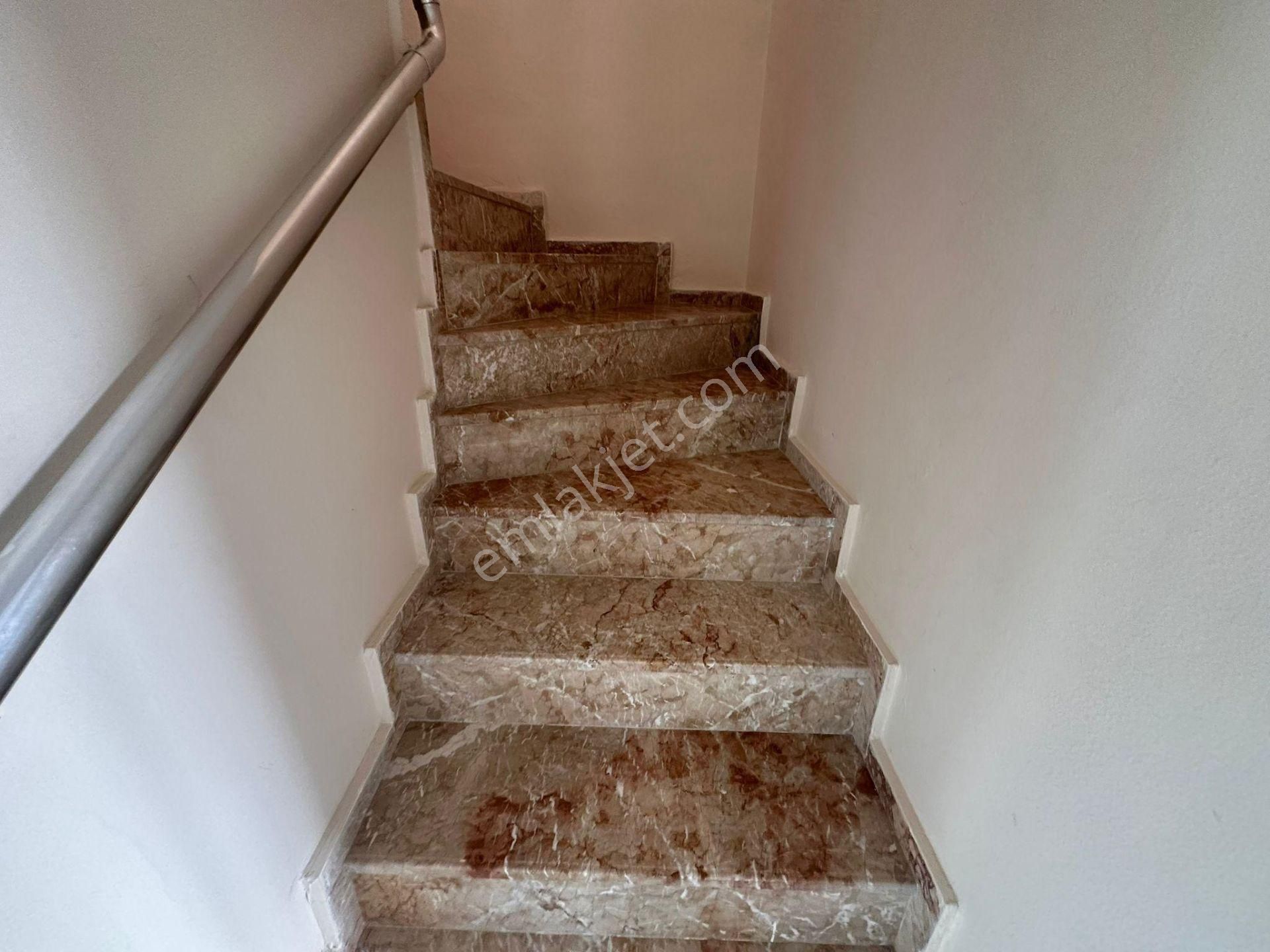 Stop’tan Foça Ana Cadde Üzeri Ticari Vasıflı Satılık Villa - Görsel 31