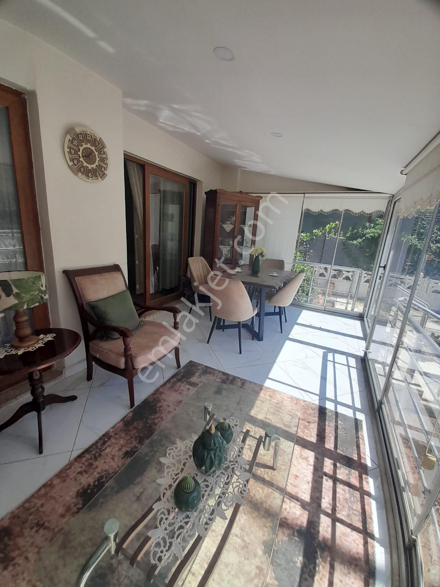 Stop’tan Foça Ana Cadde Üzeri Ticari Vasıflı Satılık Villa - Görsel 13