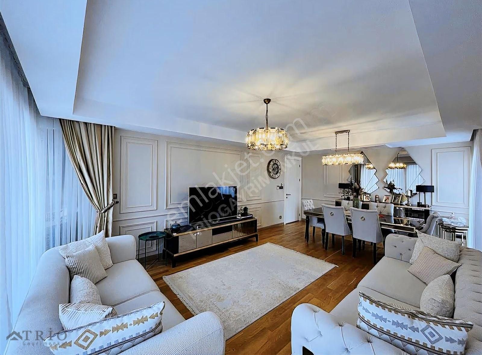 Bahçeşehir Atmaca Sitesi Satılık 2+1 Tadilatlı Daire