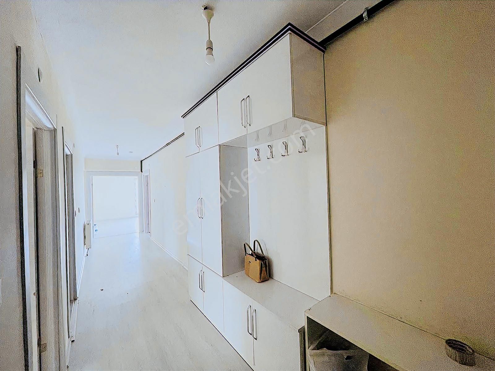 Yenimahalle Avcılar Mahallesinde Ön Cephe Satılık 4+1 Daire - Görsel 5