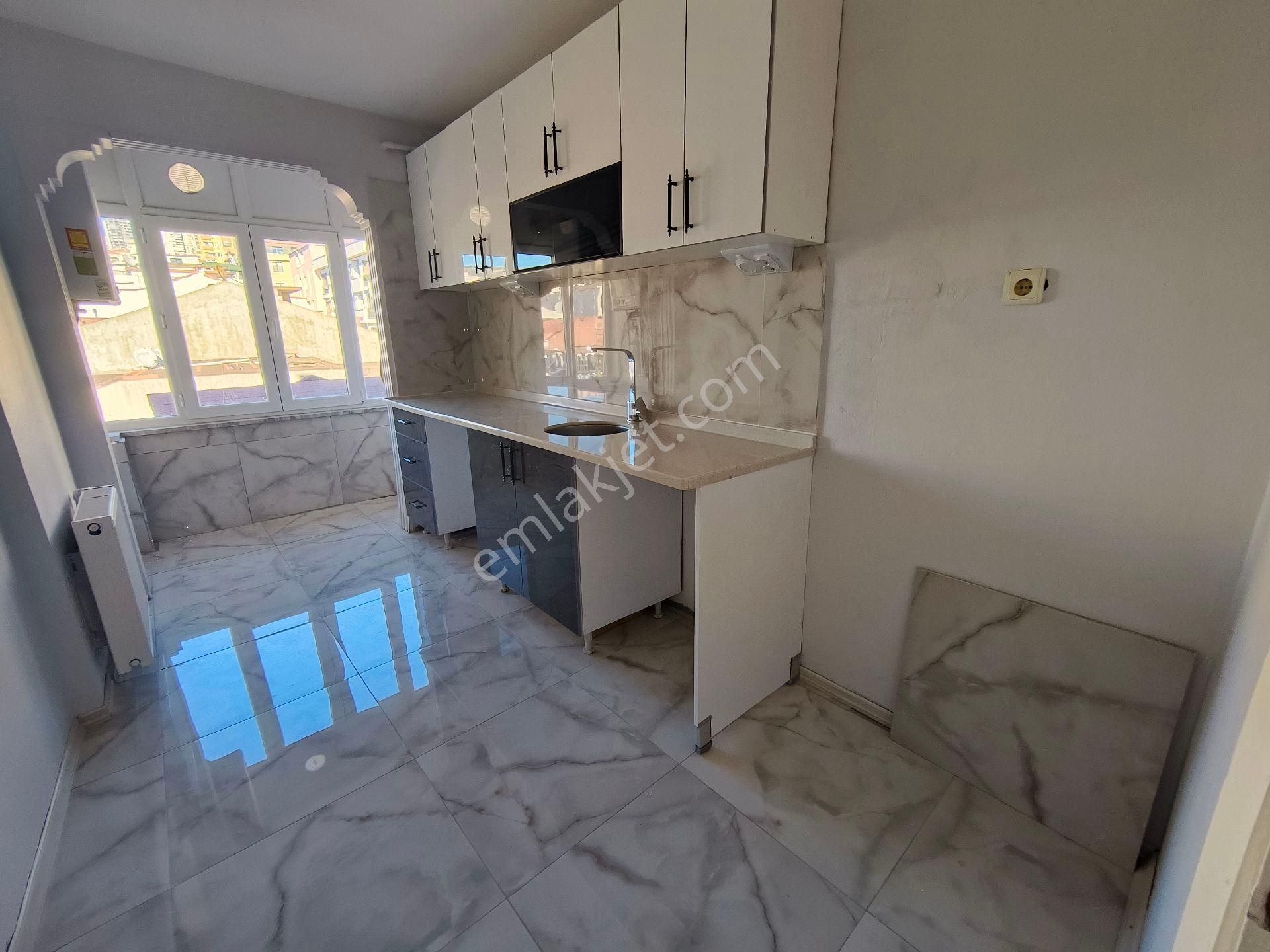 Güneyden Metroya 10 Dakika Yürüme 2+1.90m2 Balkonlu Daire - Görsel 4