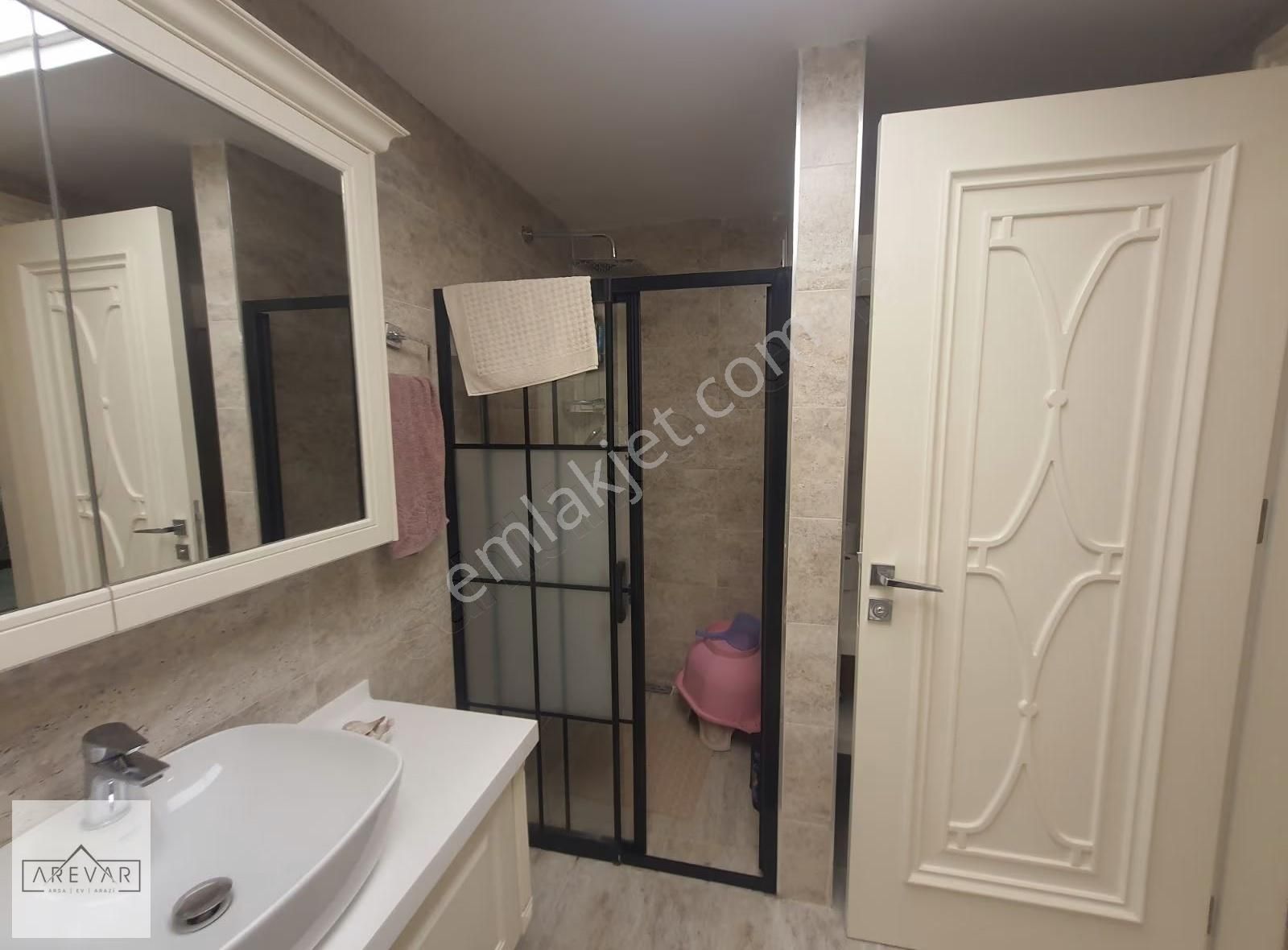 Şehirgösteren Kavşağına Çok Yakın Ultra Lux 4+1 Daire - Görsel 21