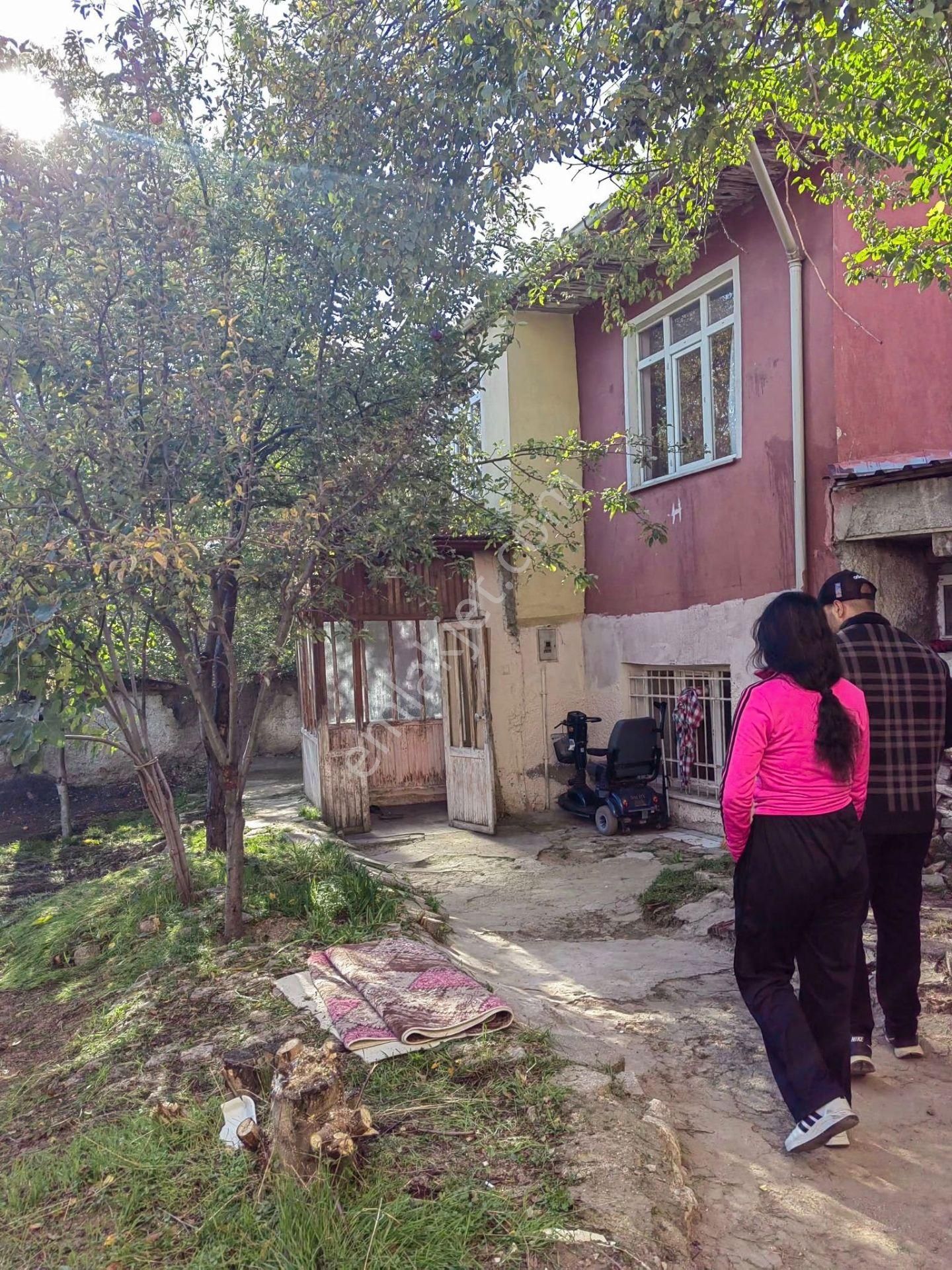 Nasreddin Emlaktan Eski Cumhuriyet Okulu Civarı Satılık Müstakil - Görsel 16