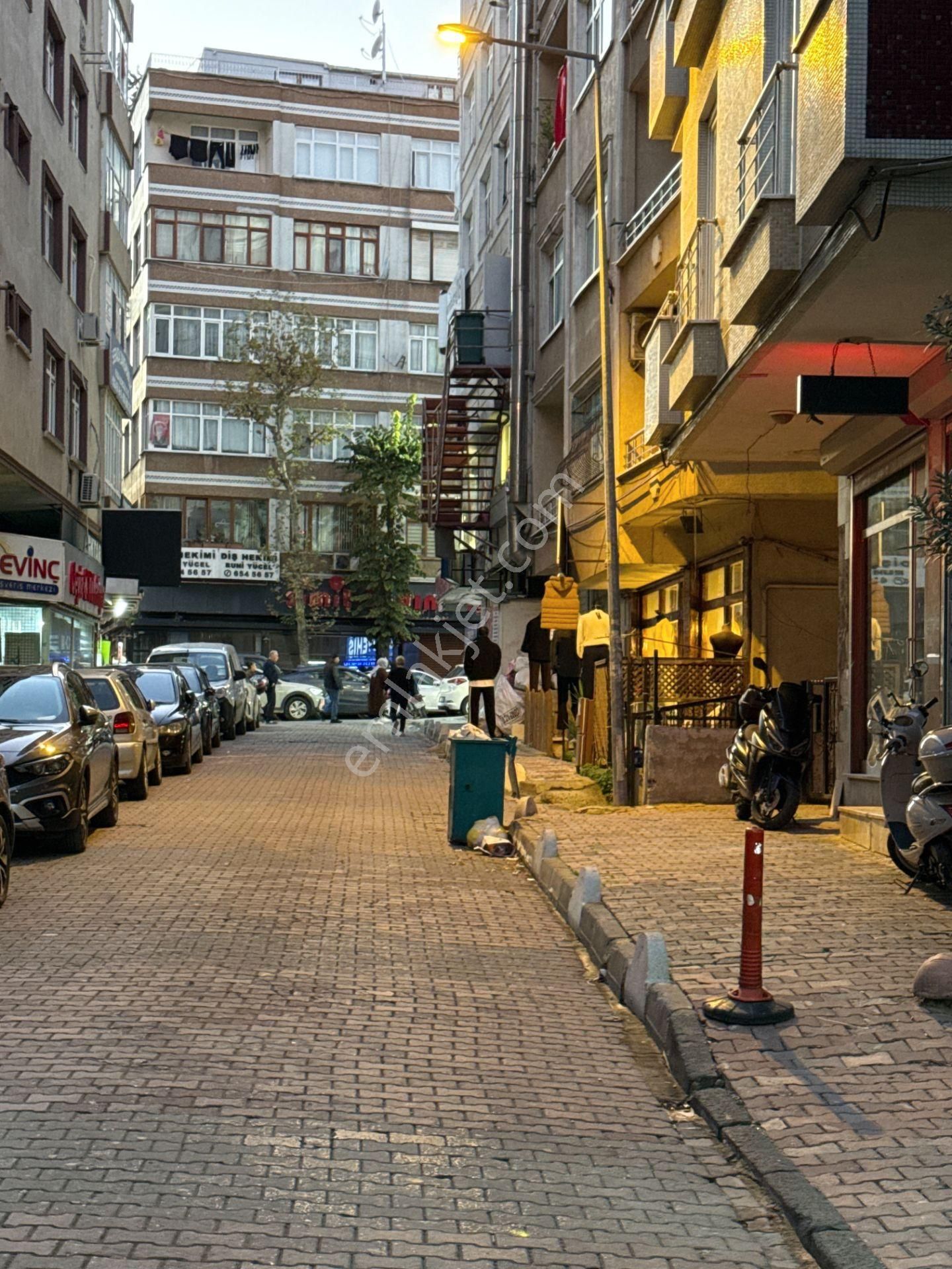 Yenibosna Yıldırım Beyazıt Caddesine Yakın Satılık Depolu Dükkan - Görsel 35