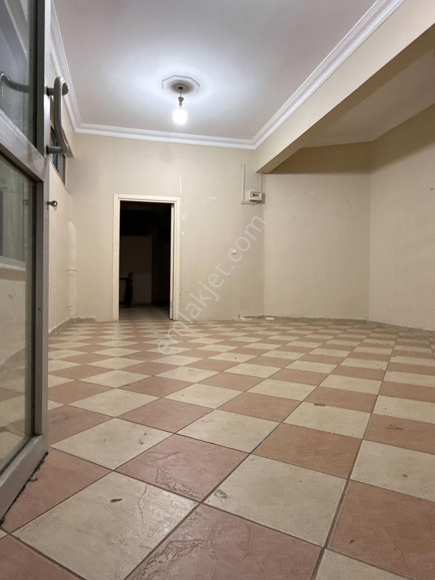 Yenibosna Yıldırım Beyazıt Caddesine Yakın Satılık Depolu Dükkan - Görsel 4