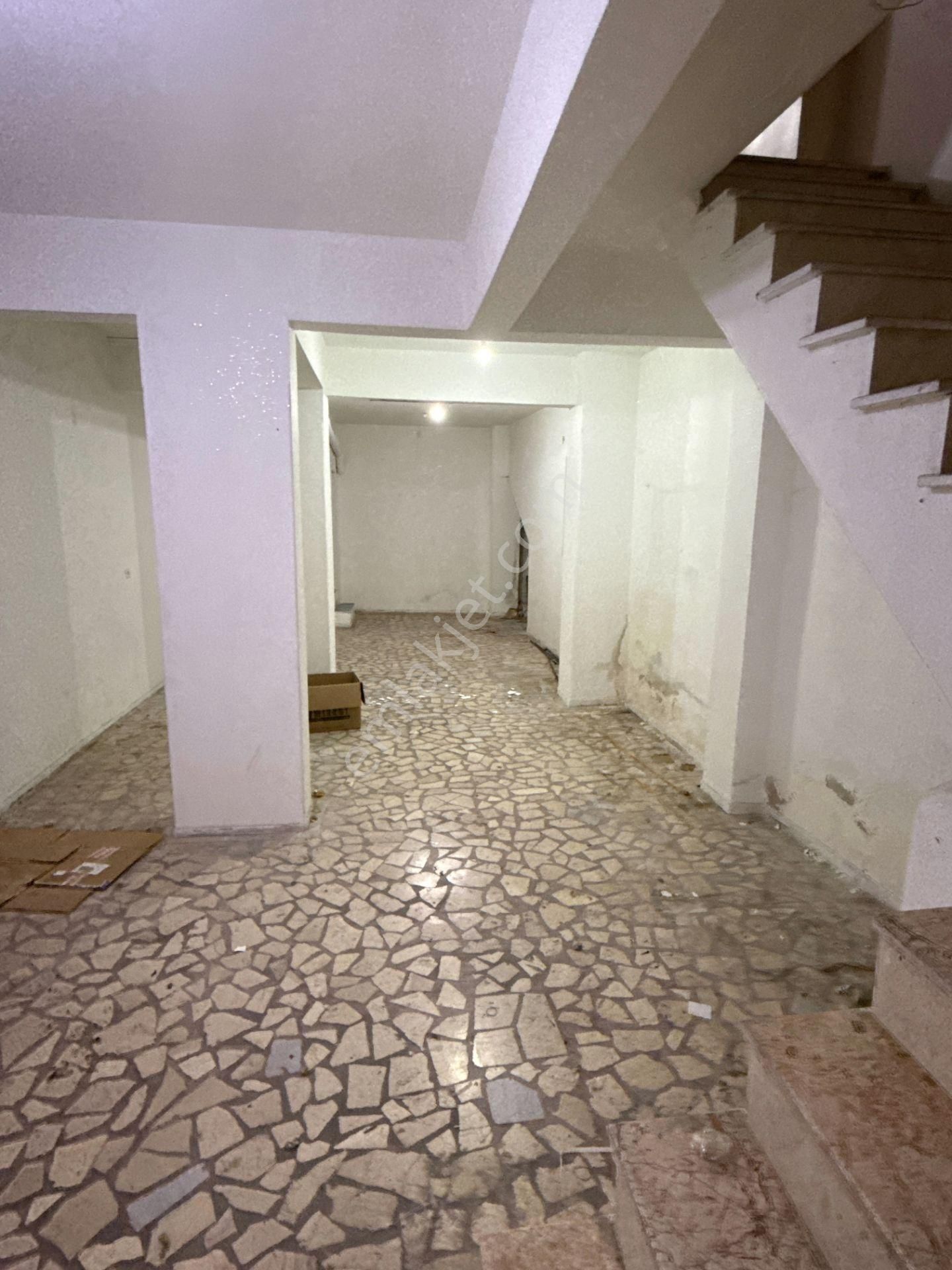 Yenibosna Yıldırım Beyazıt Caddesine Yakın Satılık Depolu Dükkan - Görsel 20