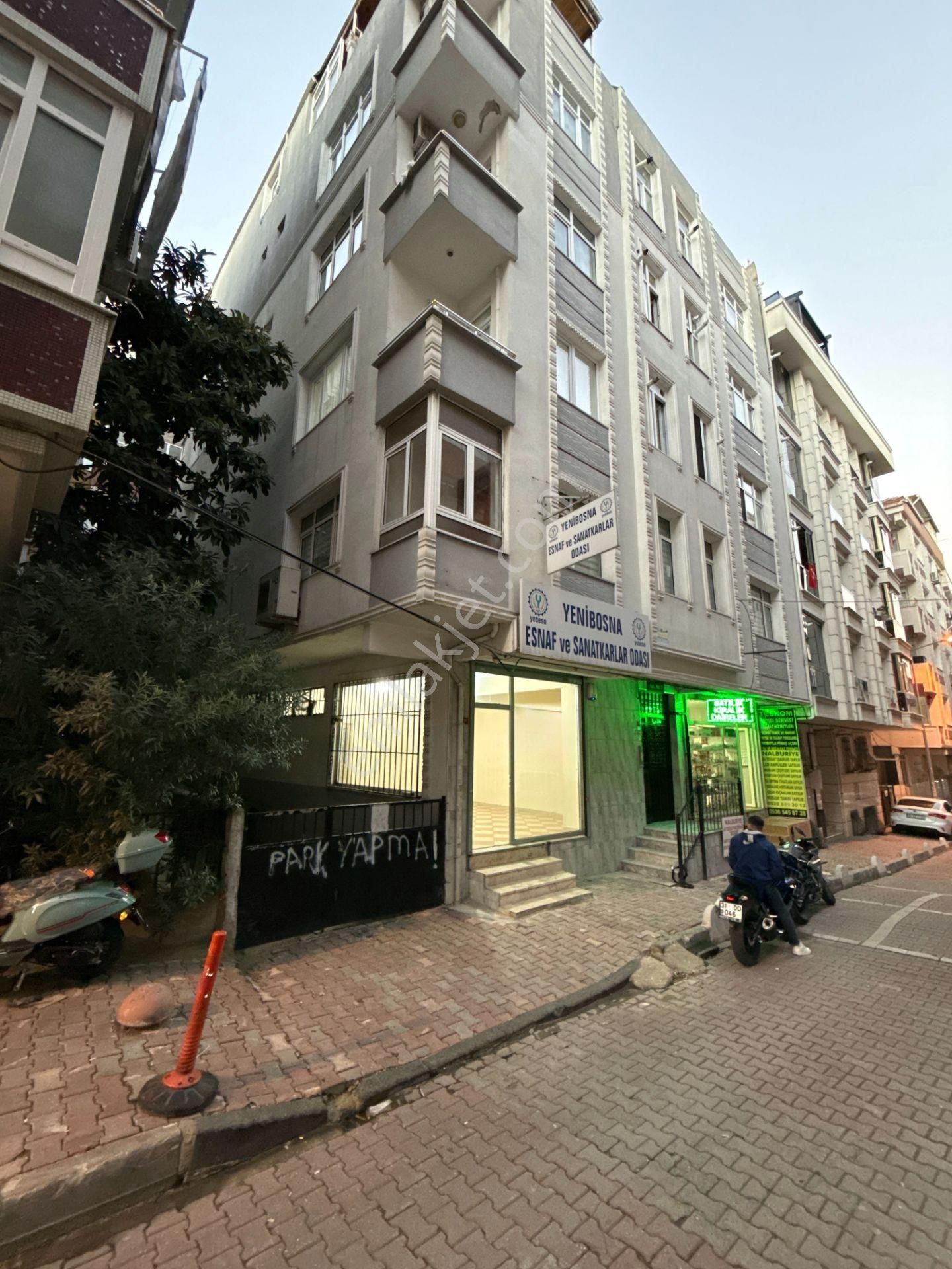 Yenibosna Yıldırım Beyazıt Caddesine Yakın Satılık Depolu Dükkan - Görsel 33