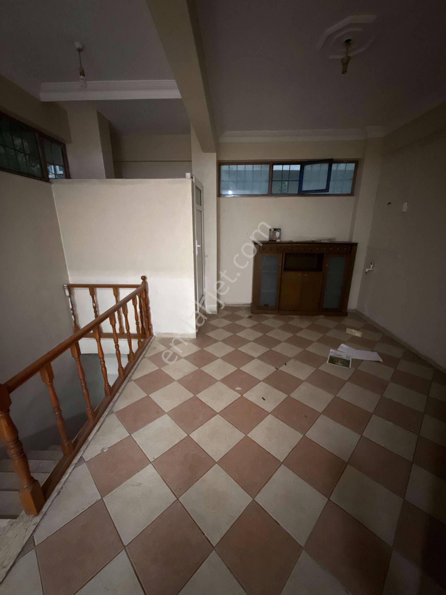 Yenibosna Yıldırım Beyazıt Caddesine Yakın Satılık Depolu Dükkan - Görsel 16