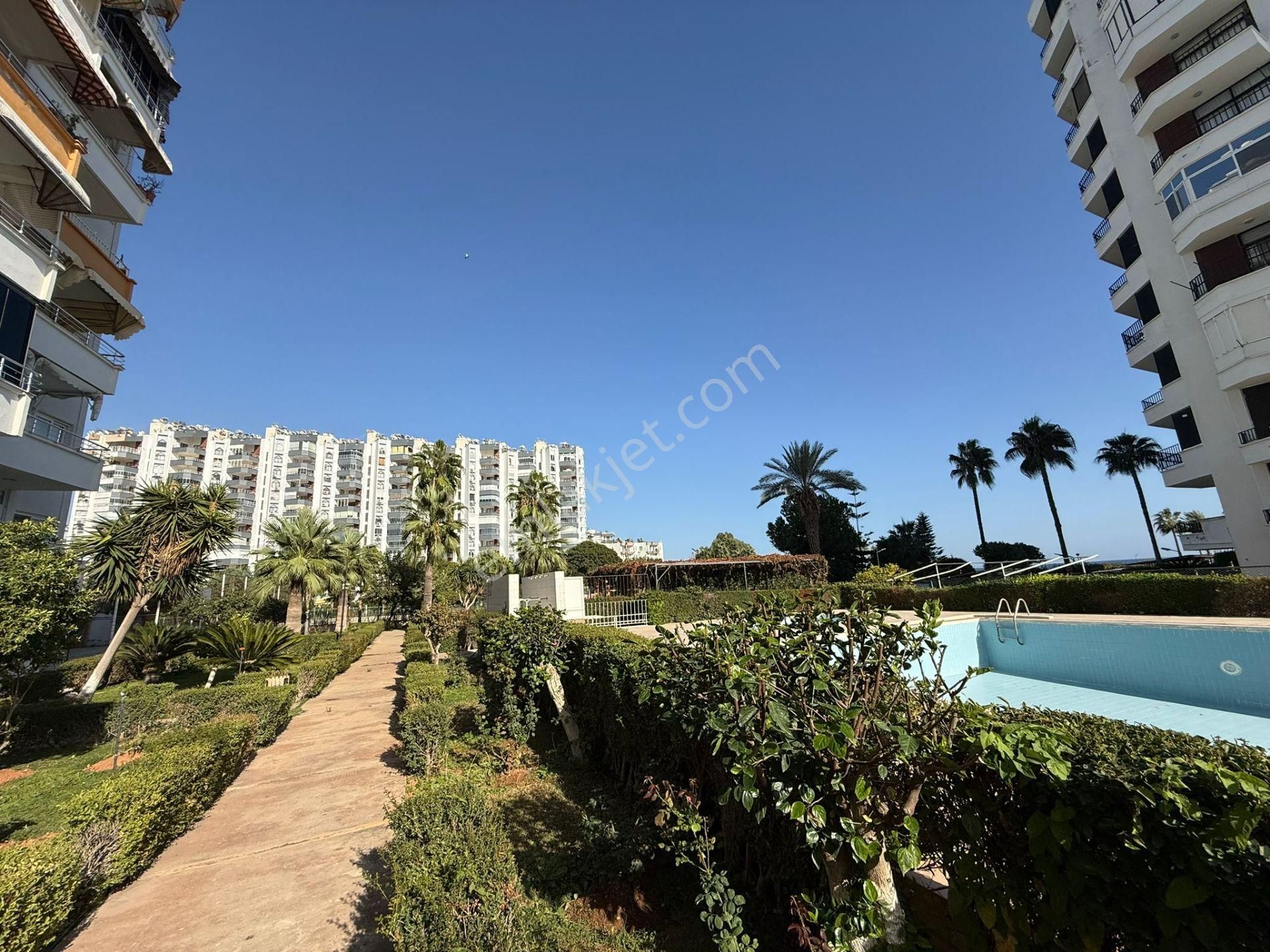 Bolkar Emlak’tan Tece’de Deniz Manzaralı Havuzlu Sitede 2+1 Kiralık Ferah Daire