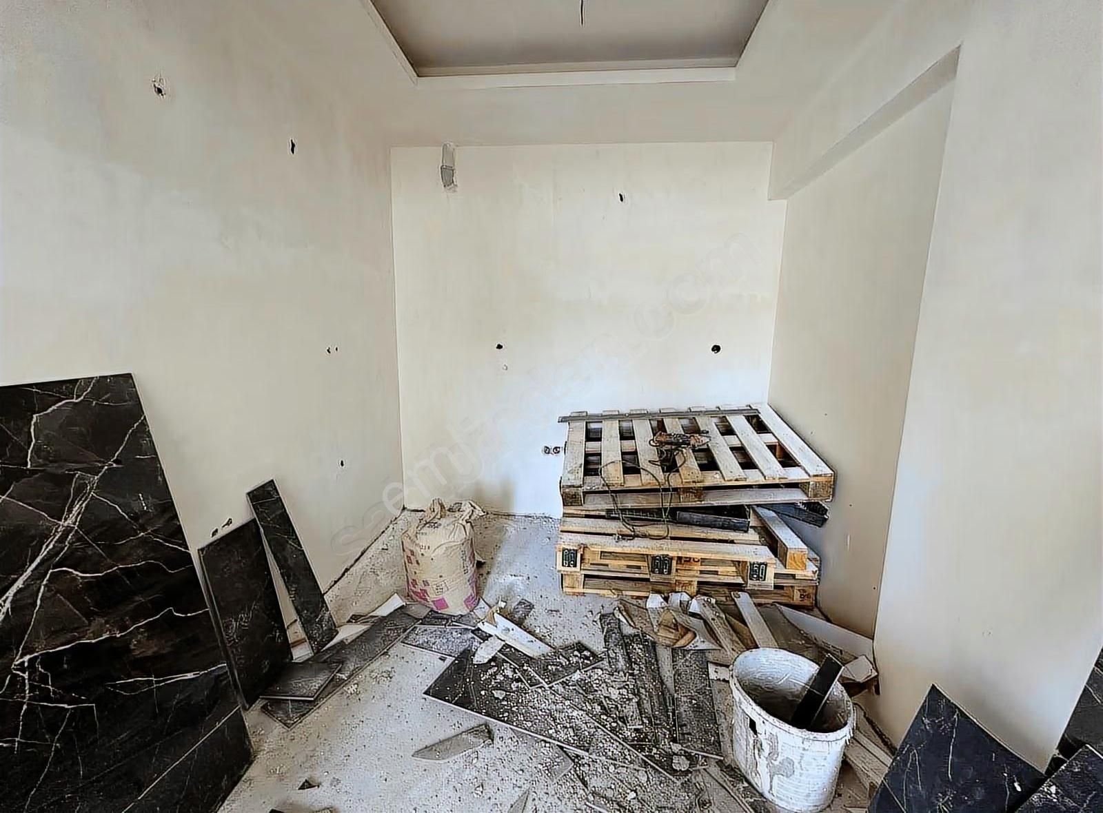 Bornova Çamdibi Satılık Sıfır Bahçeli Tadilatlı 2+1 Daire - Görsel 6