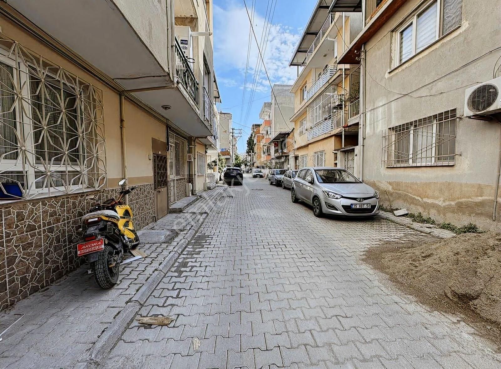 Bornova Çamdibi Satılık Sıfır Bahçeli Tadilatlı 2+1 Daire - Görsel 5