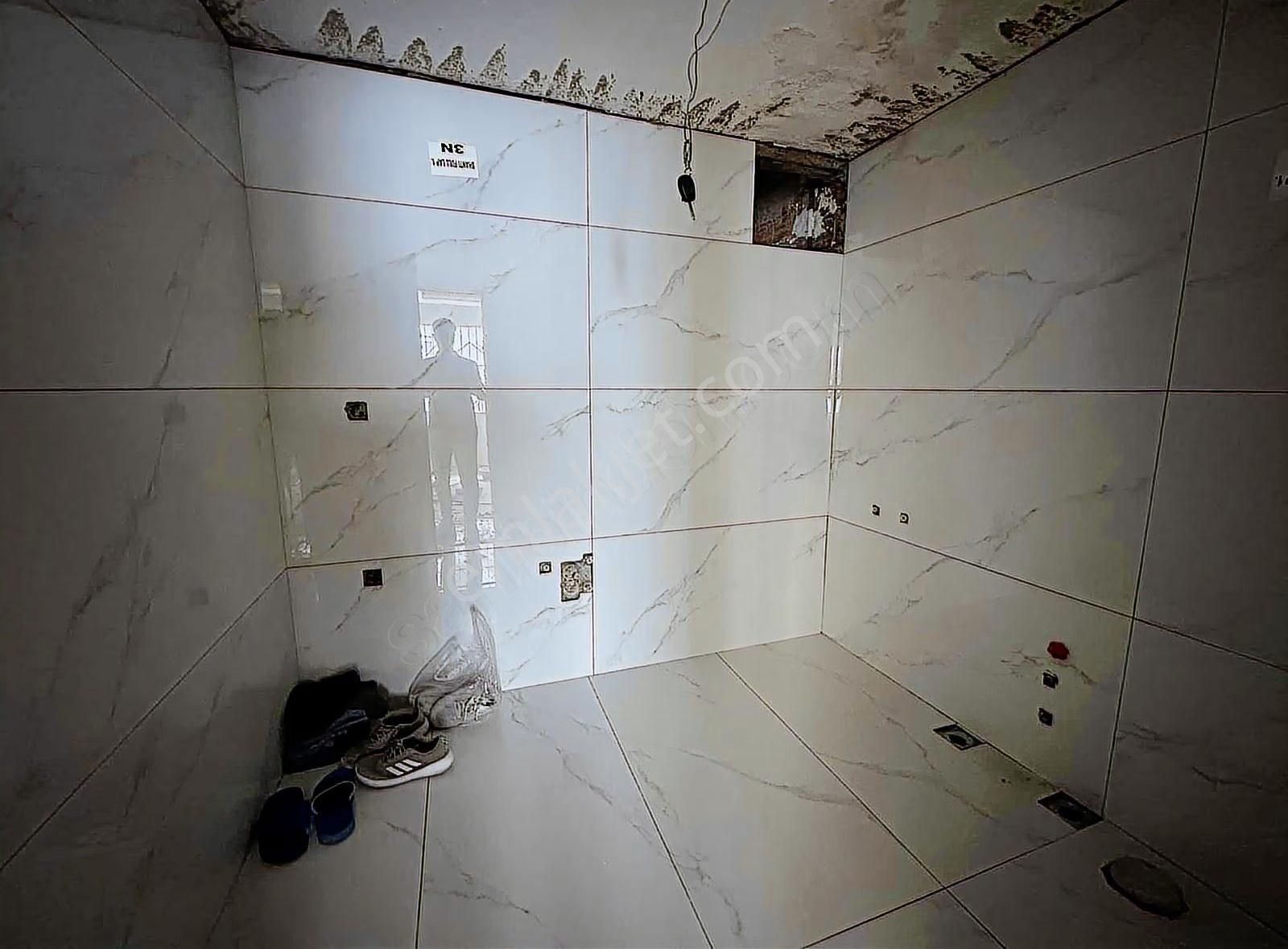 Bornova Çamdibi Satılık Sıfır Bahçeli Tadilatlı 2+1 Daire - Görsel 3