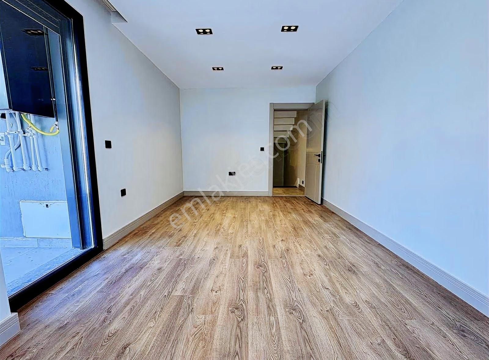 Bornova Atatürk Mah Teraslı Sıfır 4+1 Tripleks Satılık Villa - Görsel 6