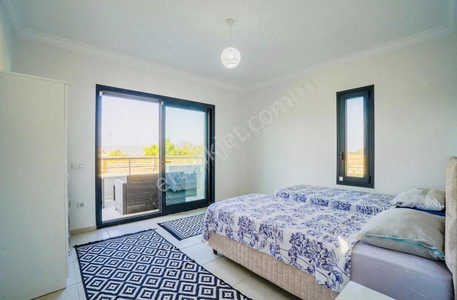 Çeşme Musalla Müstakil Havuzlu Köşe Konumlu Villa - Görsel 7