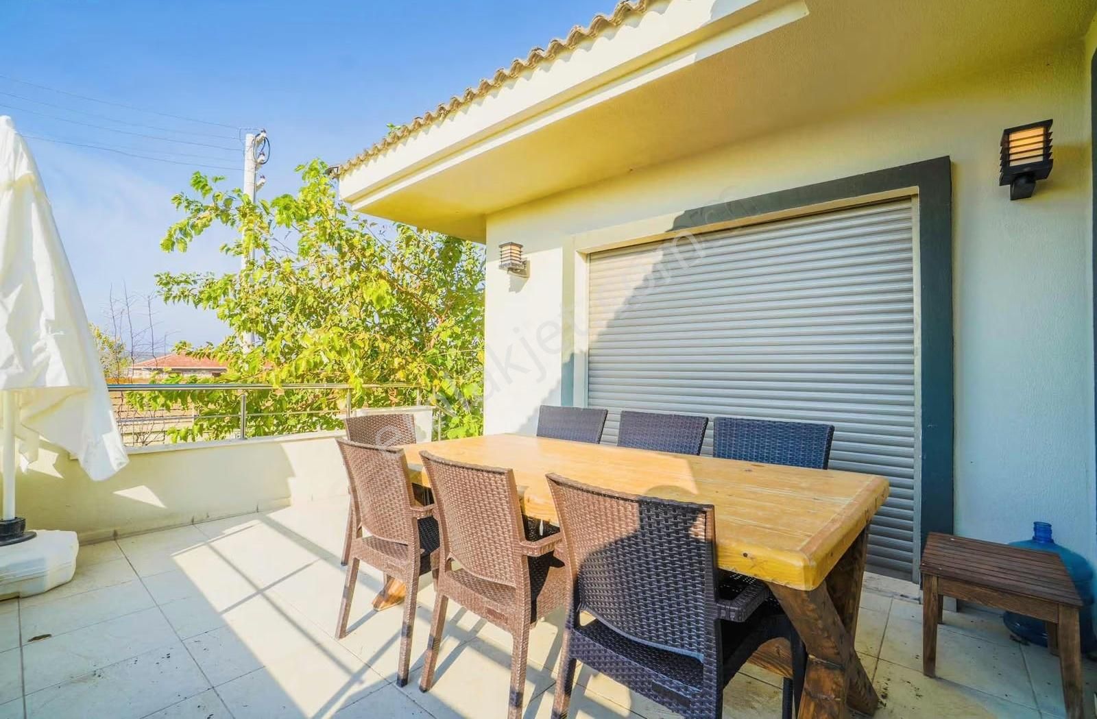 Çeşme Musalla Müstakil Havuzlu Köşe Konumlu Villa - Görsel 23