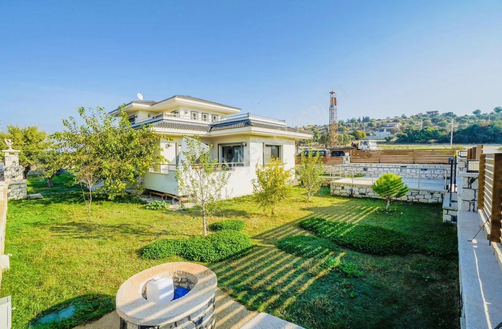 Çeşme Musalla Müstakil Havuzlu Köşe Konumlu Villa - Görsel 22