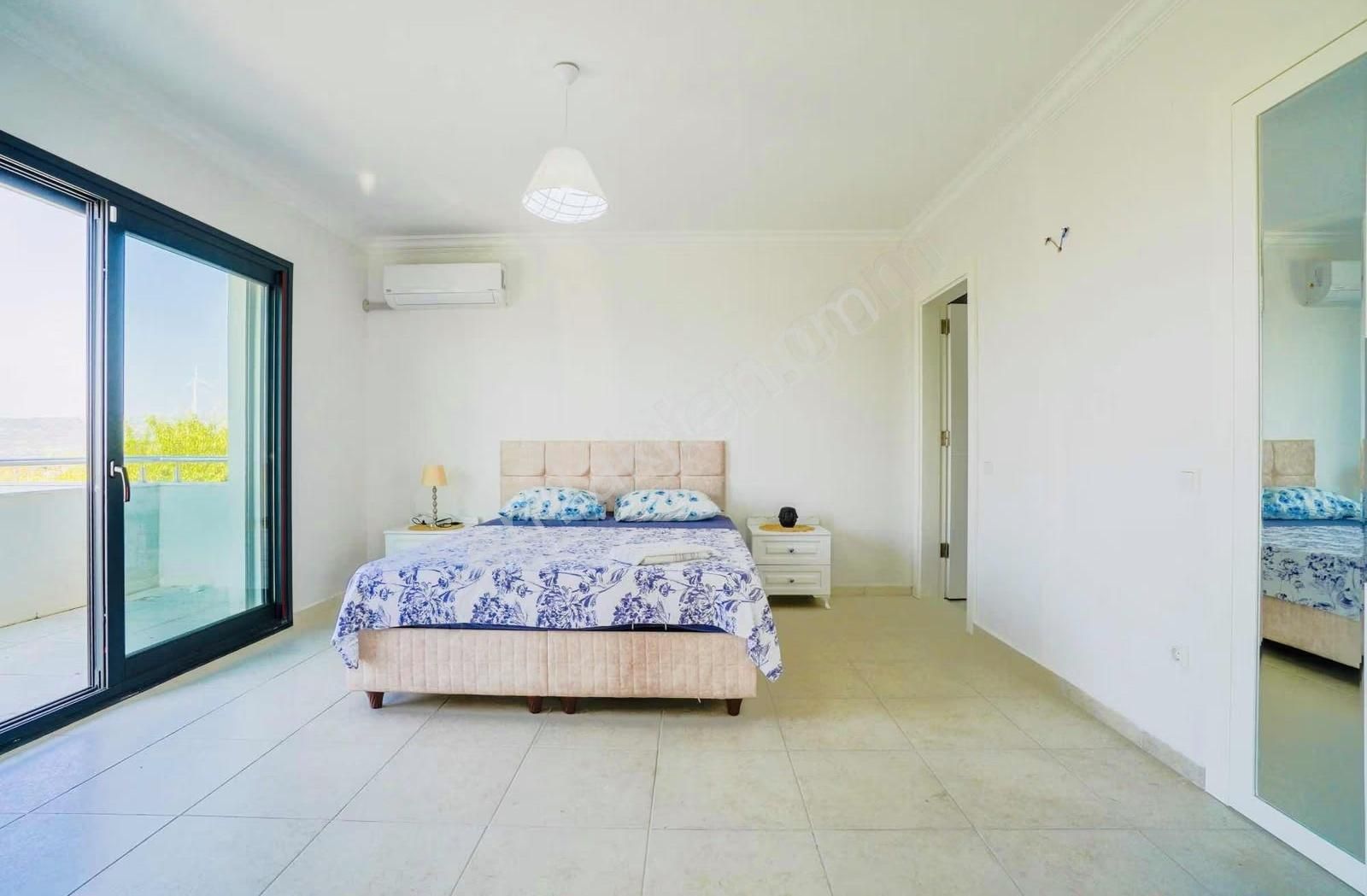 Çeşme Musalla Müstakil Havuzlu Köşe Konumlu Villa - Görsel 25