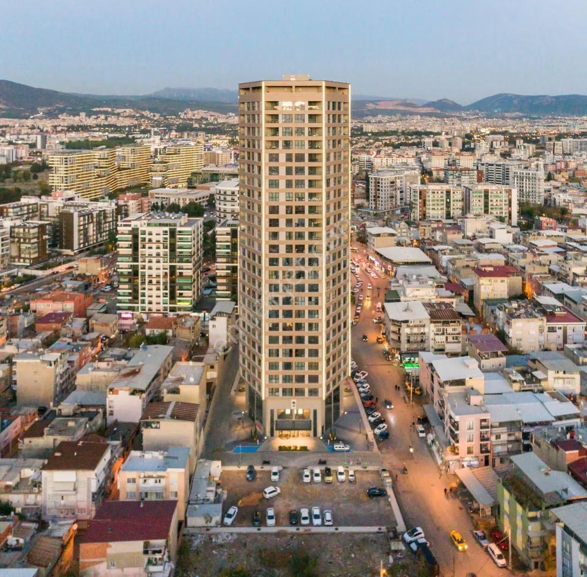 Bornova Varyant Tower Eşyalı 1+1 Satılık Daire - Görsel 4