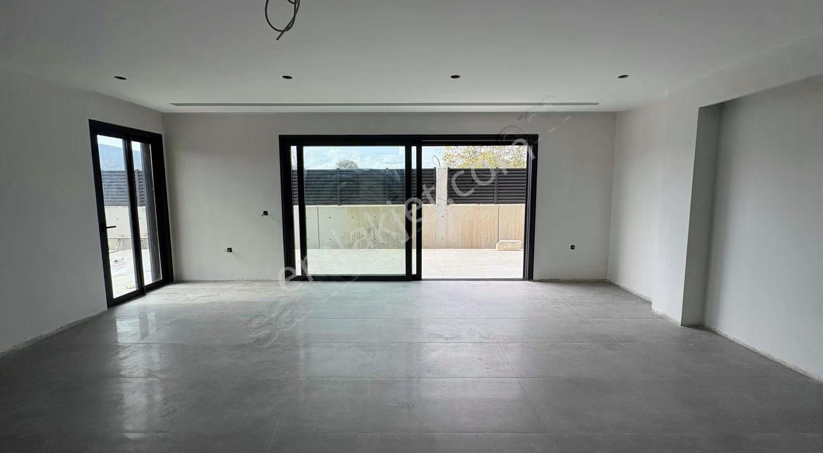 Güzelbahçe Yelki'de Müstakil Havuzlu 4+1 Lüks Villa - Görsel 19