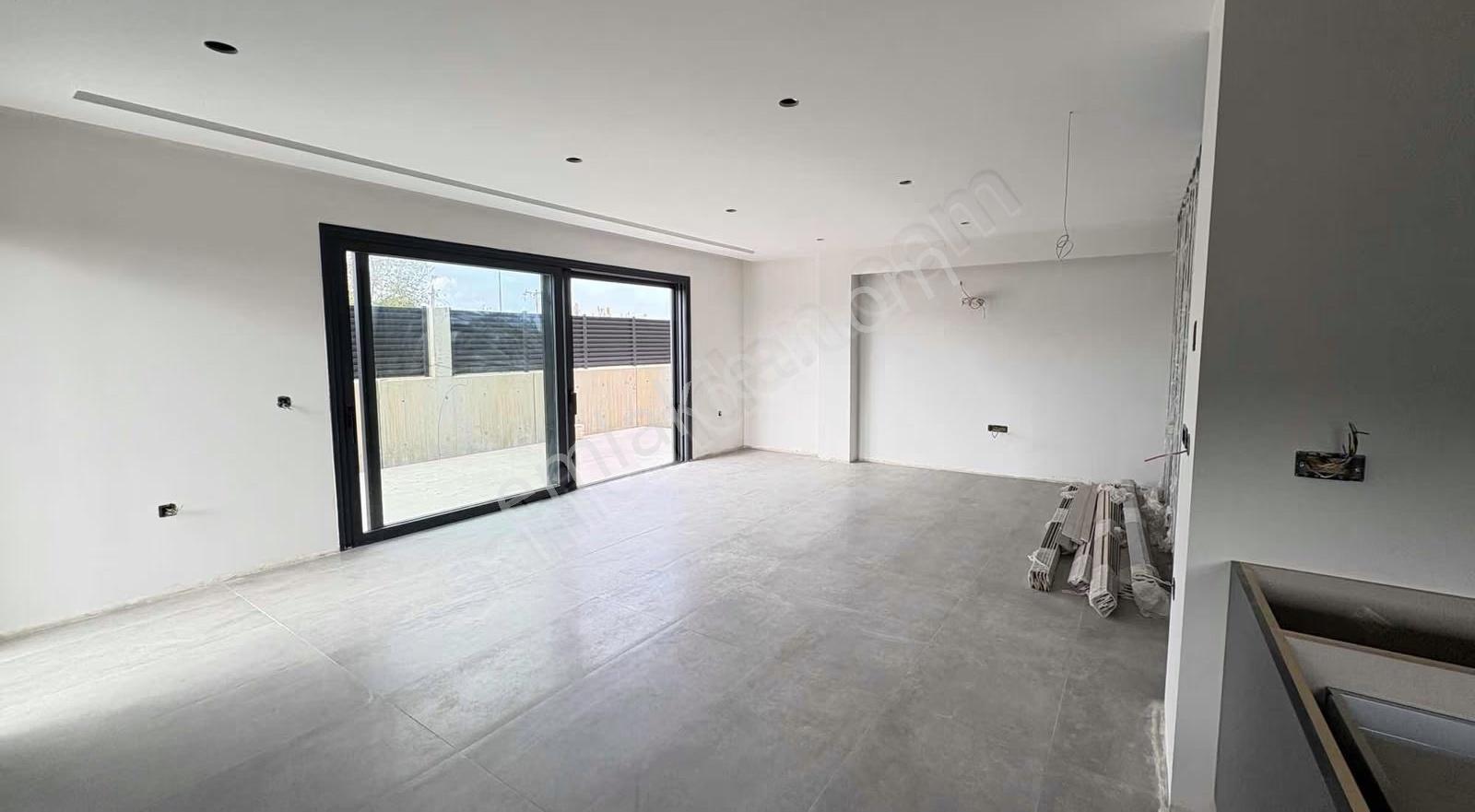 Güzelbahçe Yelki'de Müstakil Havuzlu 4+1 Lüks Villa - Görsel 14